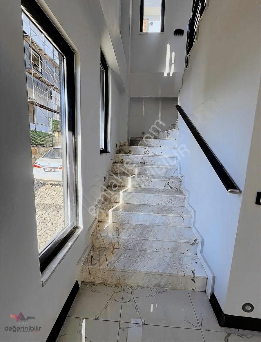 Kartepe Sarımeşe'de Kiralık Villa - Görsel 2