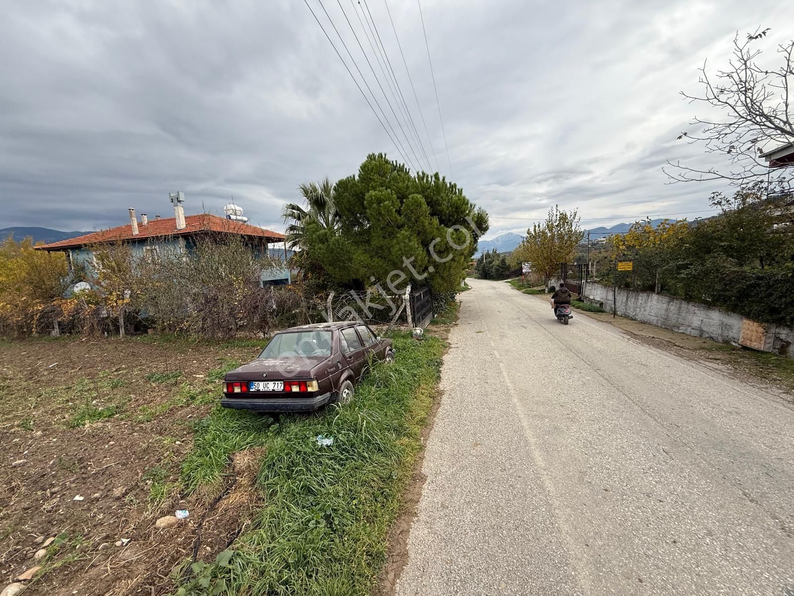 İzmir Torbalı Bozköy'de Köy İçi Asfalt Yola Cepheli 2250m2 Kuyusu Olan Satılık Bağ Bahçe Zeytinlik - Görsel 8