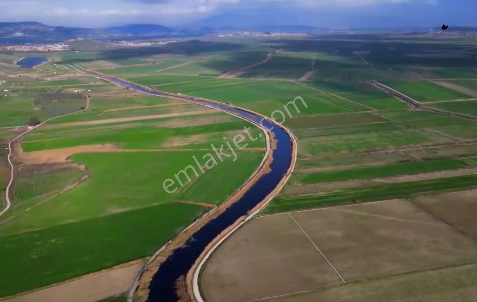 Foça Yenibağarası Gediz Akarsu Yakını Fırsat Satılık Tarla - Görsel 3
