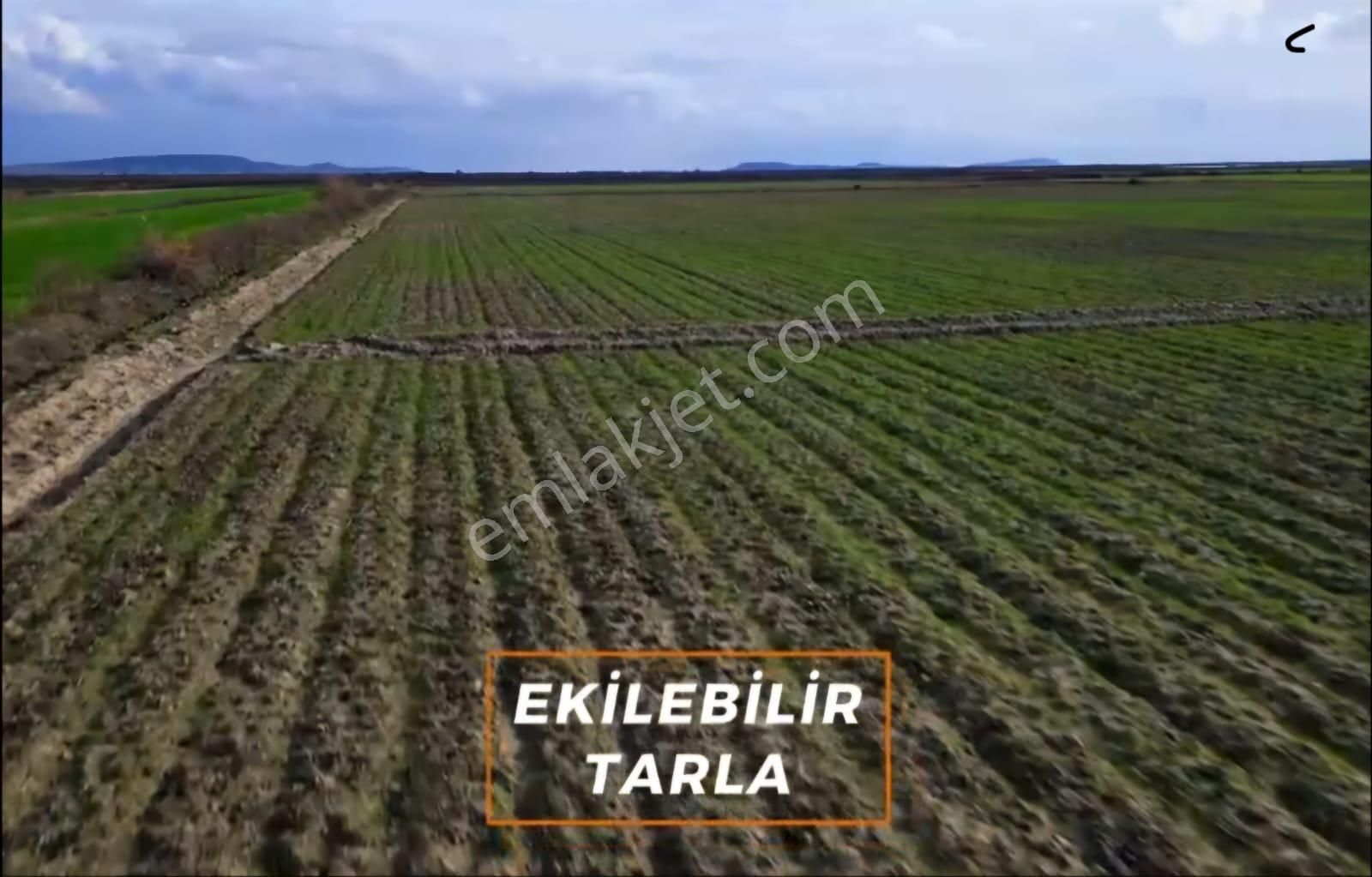 Foça Yenibağarası Gediz Akarsu Yakını Fırsat Satılık Tarla