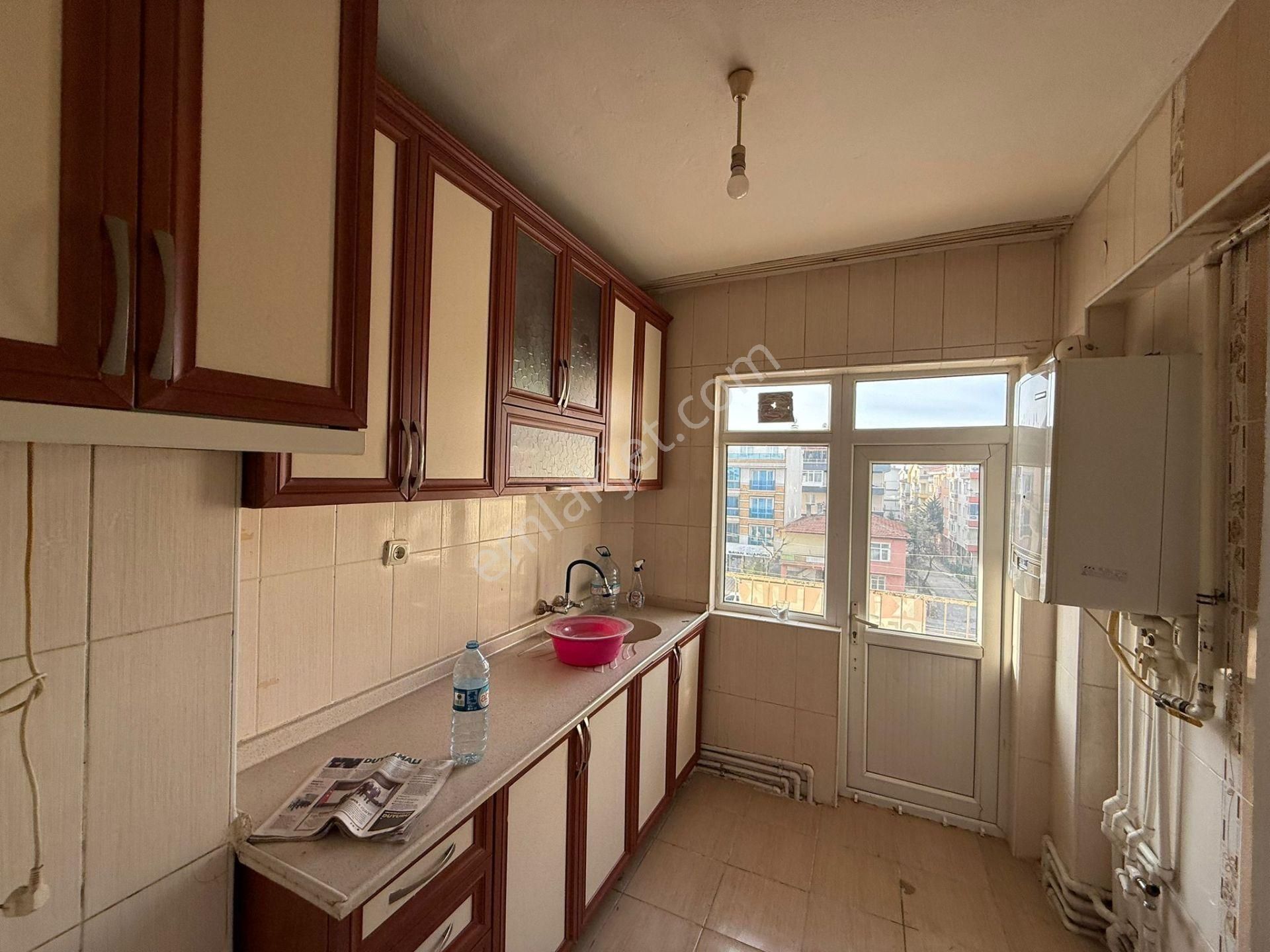 Bilgen Vatan'dan Aktepe Merkez'de 1. Kat Masrafsız Geniş M2 Cepheleri Açık Kiralık 3+1 Daire - Görsel 2