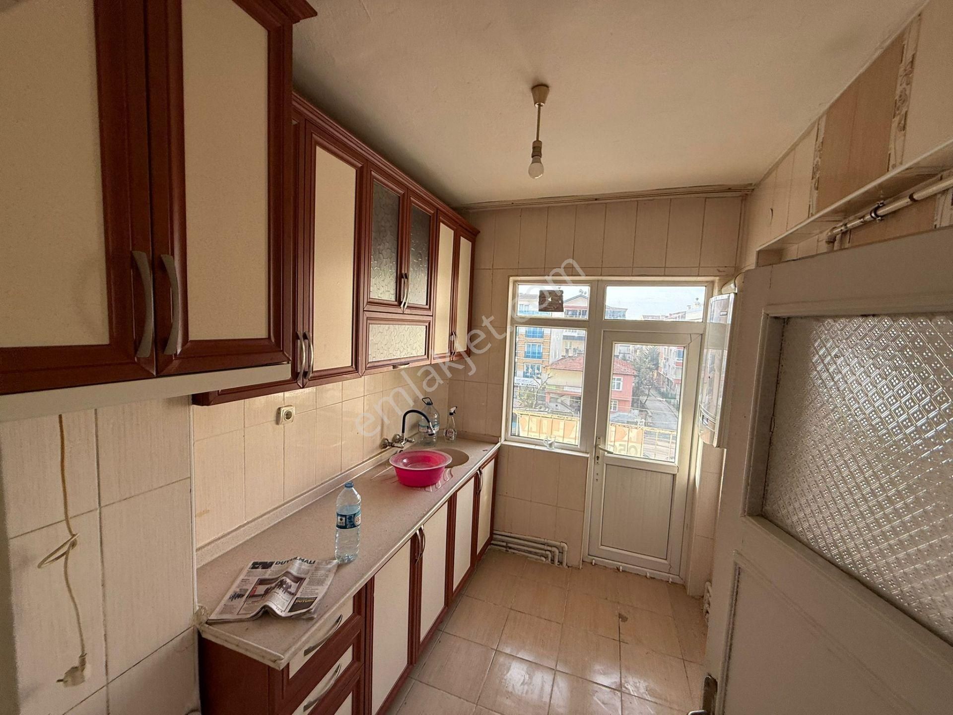 Bilgen Vatan'dan Aktepe Merkez'de 1. Kat Masrafsız Geniş M2 Cepheleri Açık Kiralık 3+1 Daire - Görsel 3