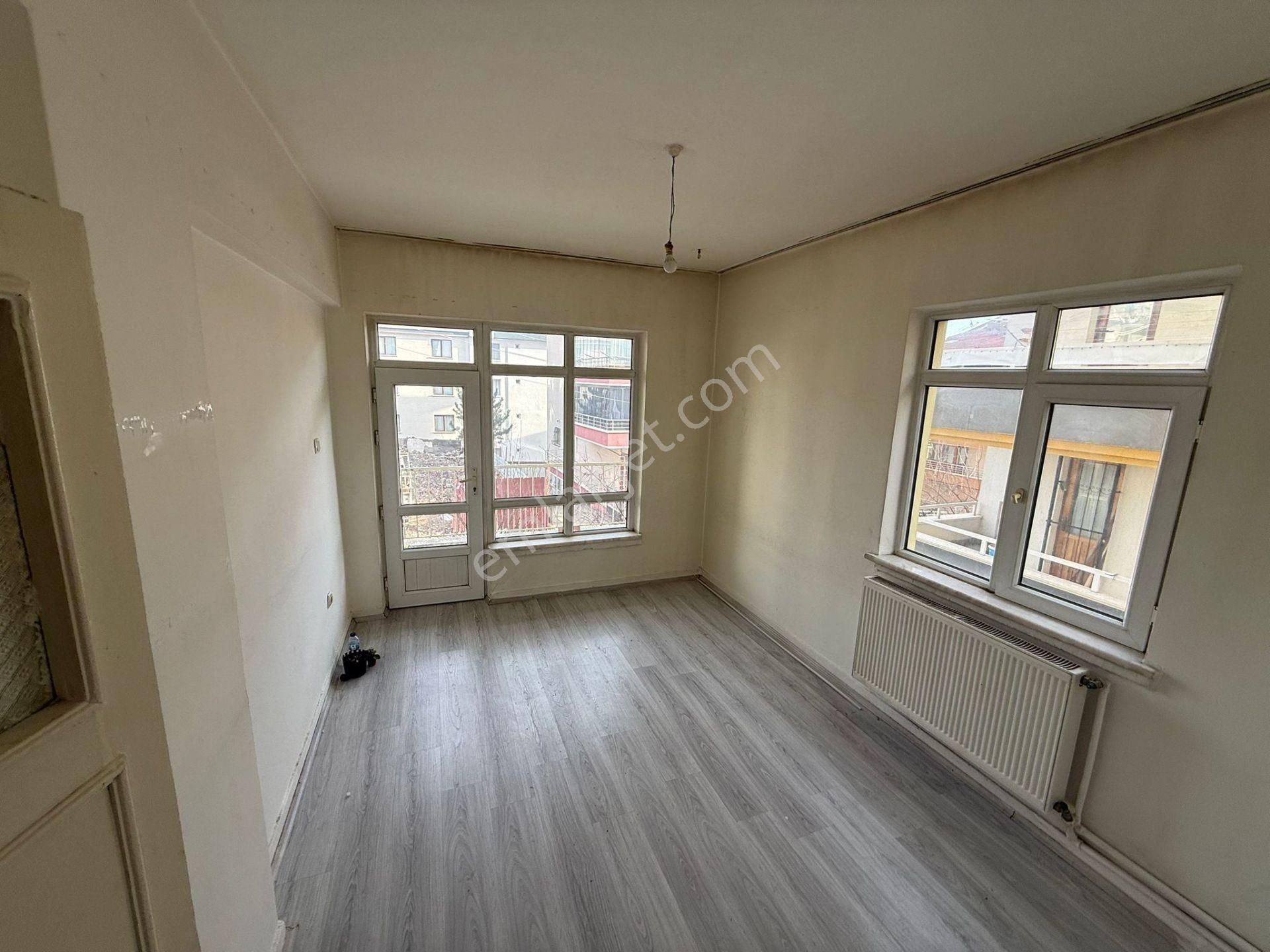 Bilgen Vatan'dan Aktepe Merkez'de 1. Kat Masrafsız Geniş M2 Cepheleri Açık Kiralık 3+1 Daire - Görsel 14