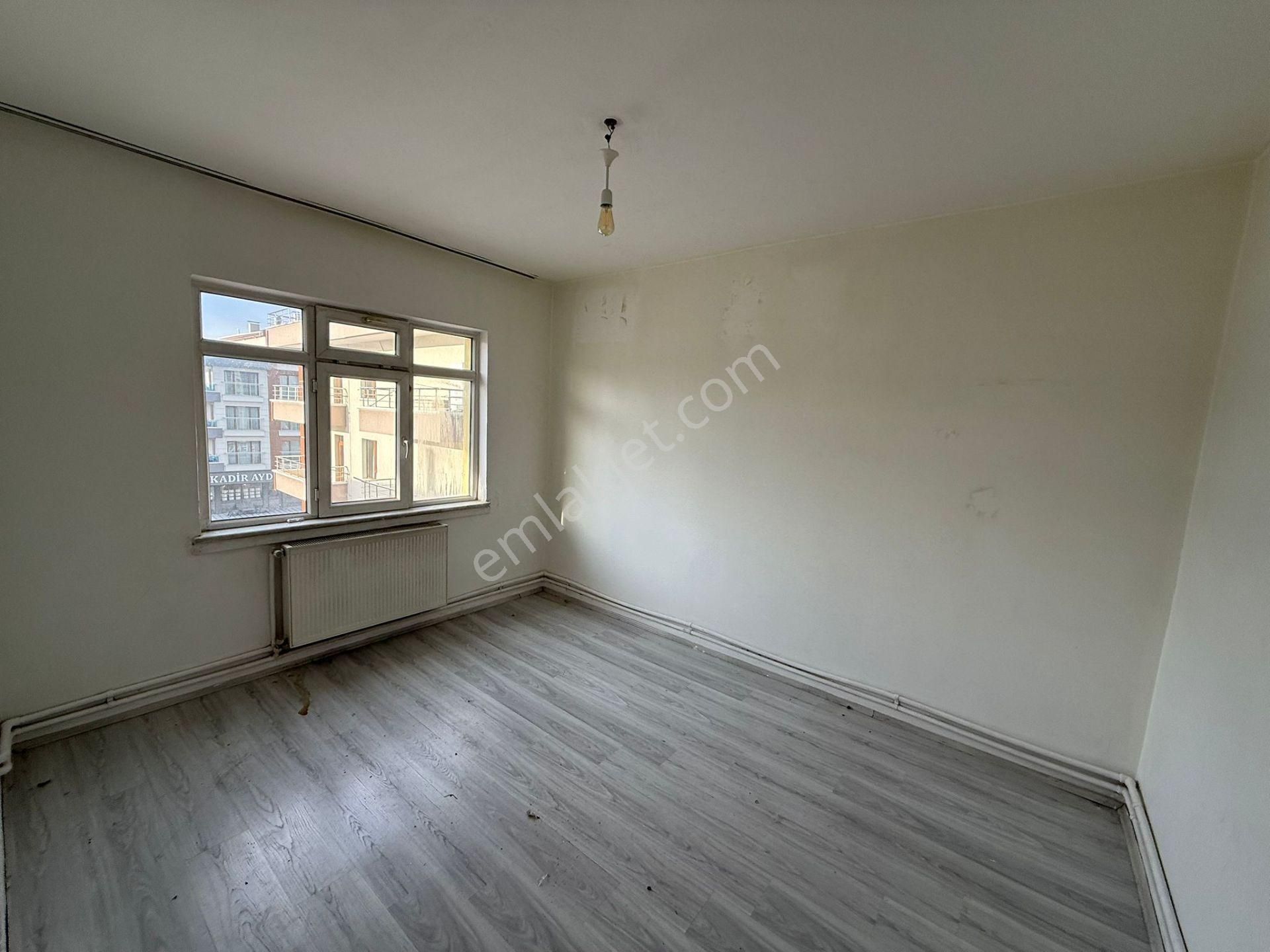 Bilgen Vatan'dan Aktepe Merkez'de 1. Kat Masrafsız Geniş M2 Cepheleri Açık Kiralık 3+1 Daire - Görsel 12