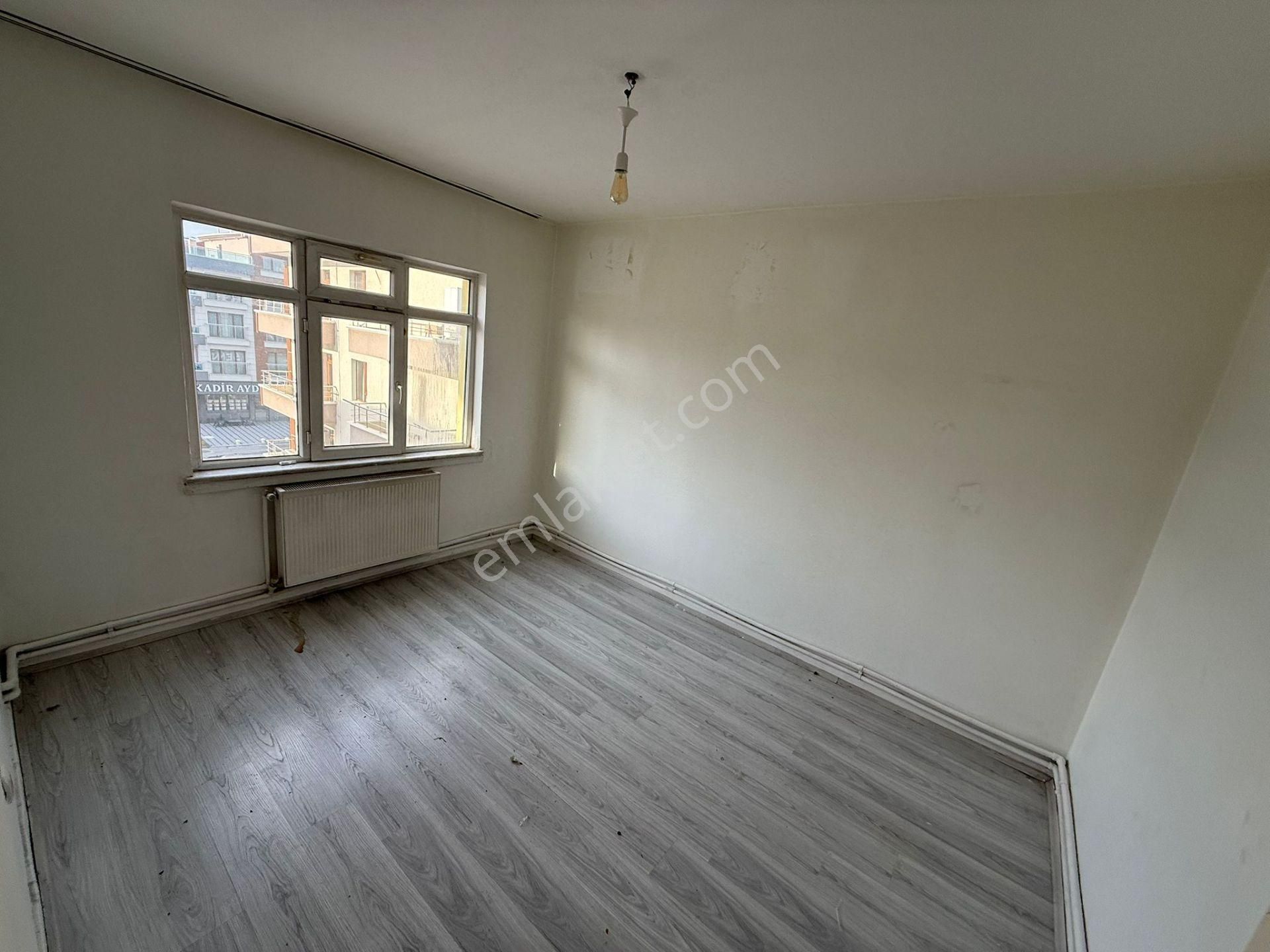 Bilgen Vatan'dan Aktepe Merkez'de 1. Kat Masrafsız Geniş M2 Cepheleri Açık Kiralık 3+1 Daire - Görsel 9