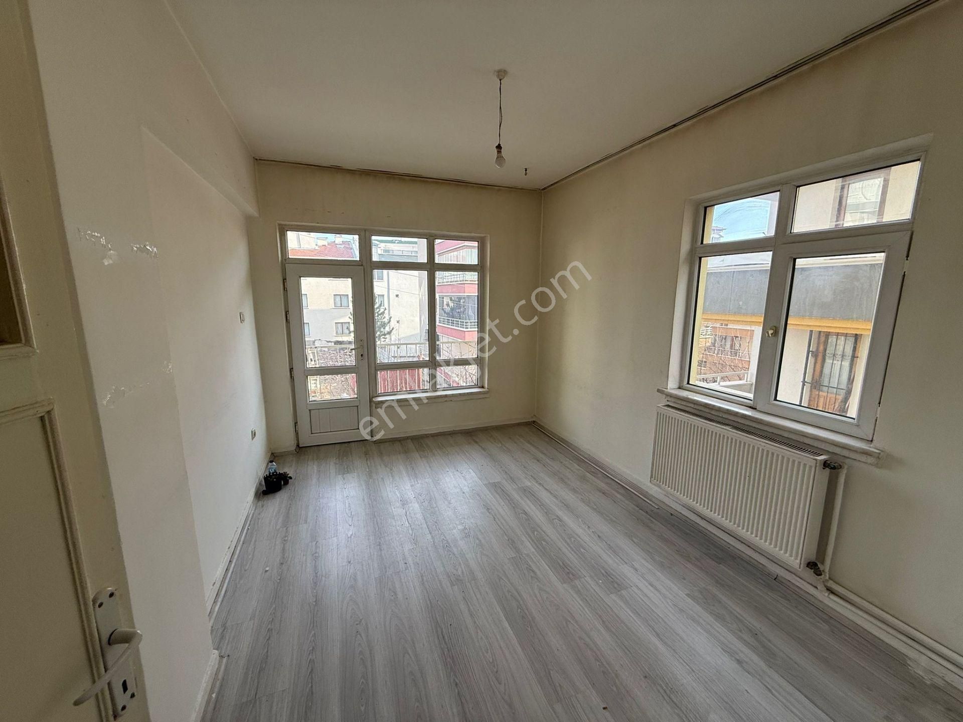 Bilgen Vatan'dan Aktepe Merkez'de 1. Kat Masrafsız Geniş M2 Cepheleri Açık Kiralık 3+1 Daire - Görsel 8