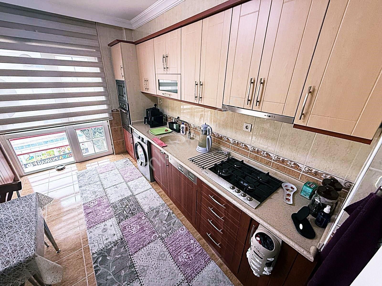 Cihandan Burç Mah Piri Cadde Üzeri Katta Güney Cephe Satlık 3+1 - Görsel 6