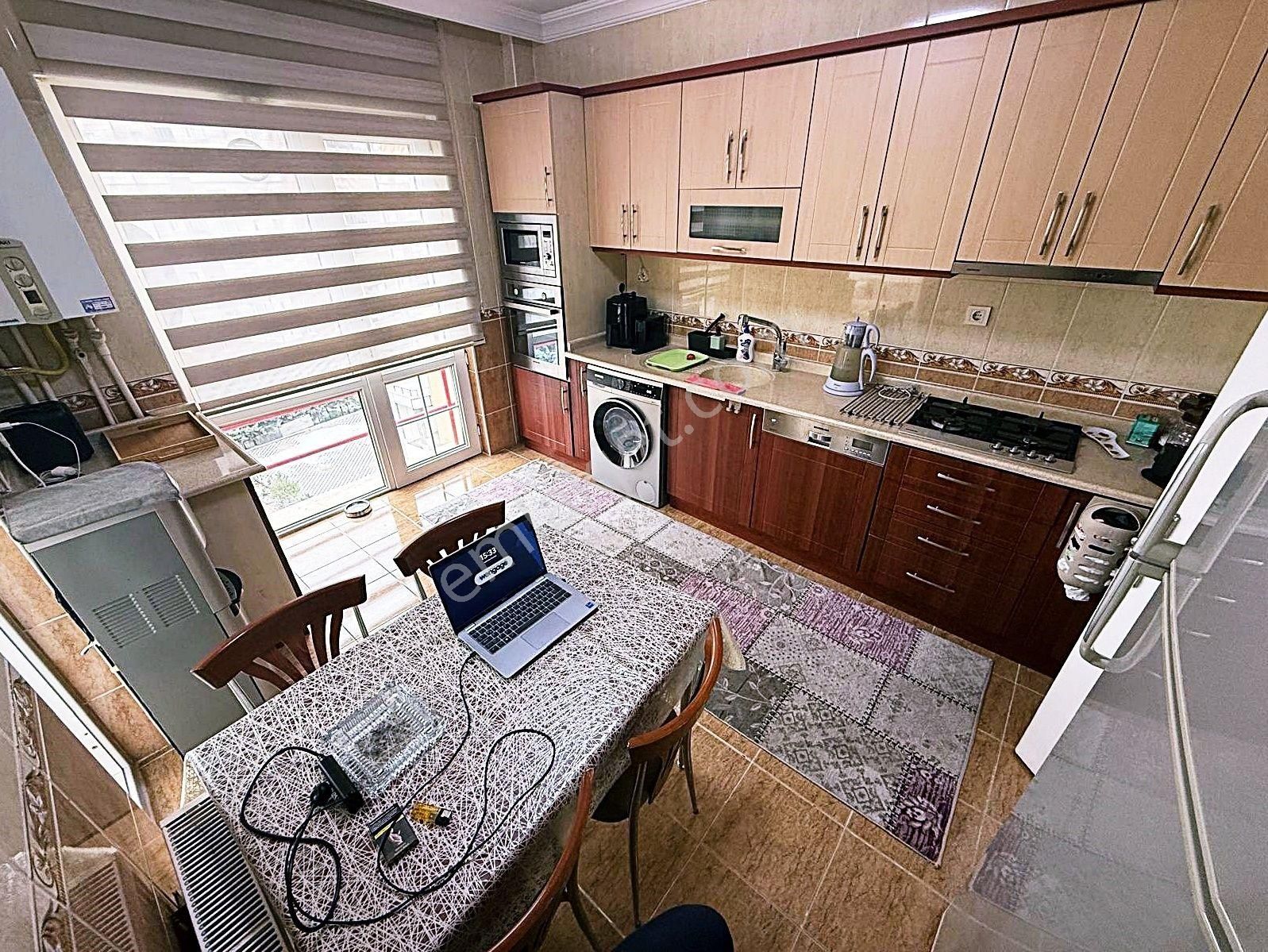 Cihandan Burç Mah Piri Cadde Üzeri Katta Güney Cephe Satlık 3+1 - Görsel 3