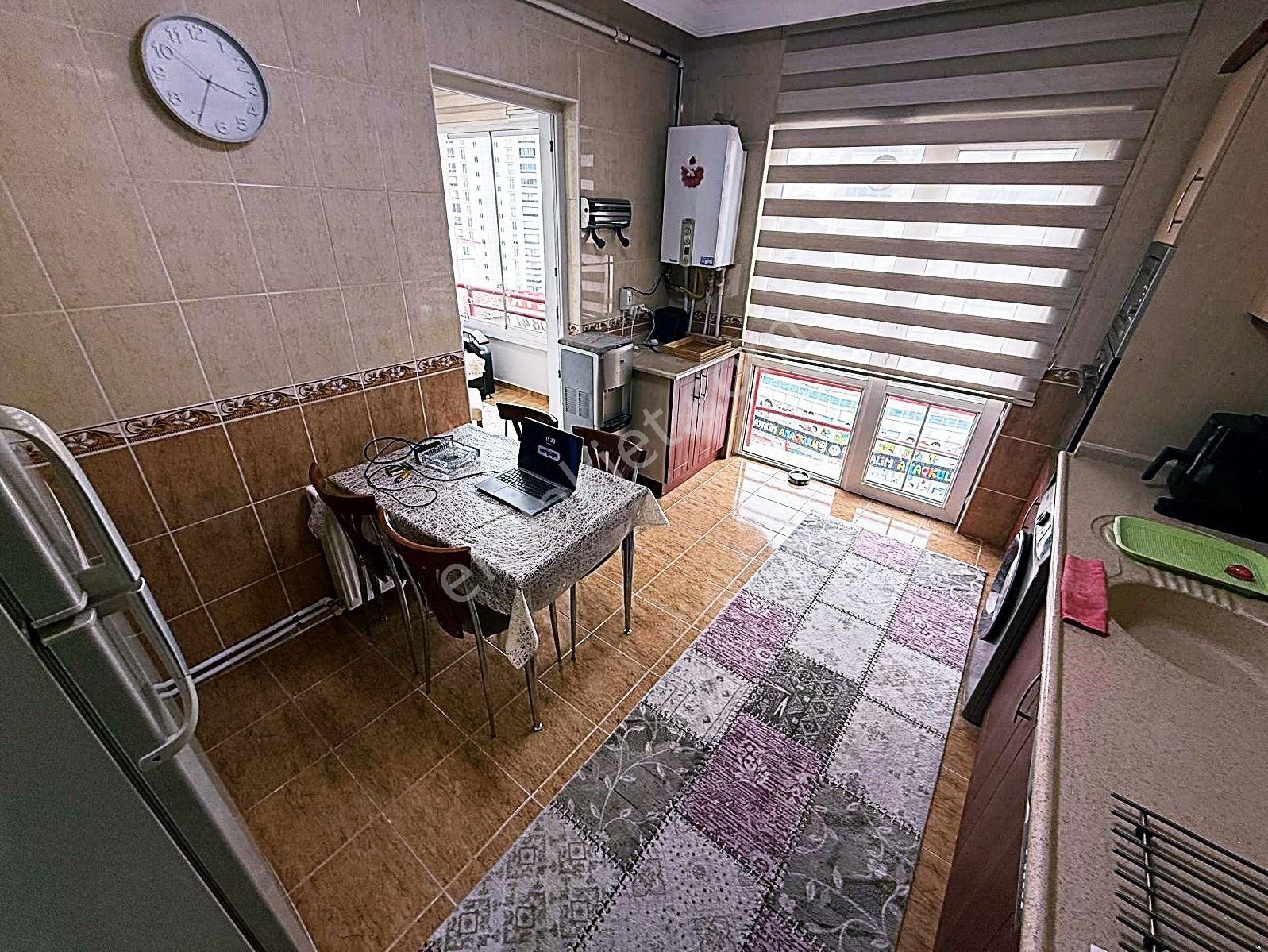 Cihandan Burç Mah Piri Cadde Üzeri Katta Güney Cephe Satlık 3+1 - Görsel 4