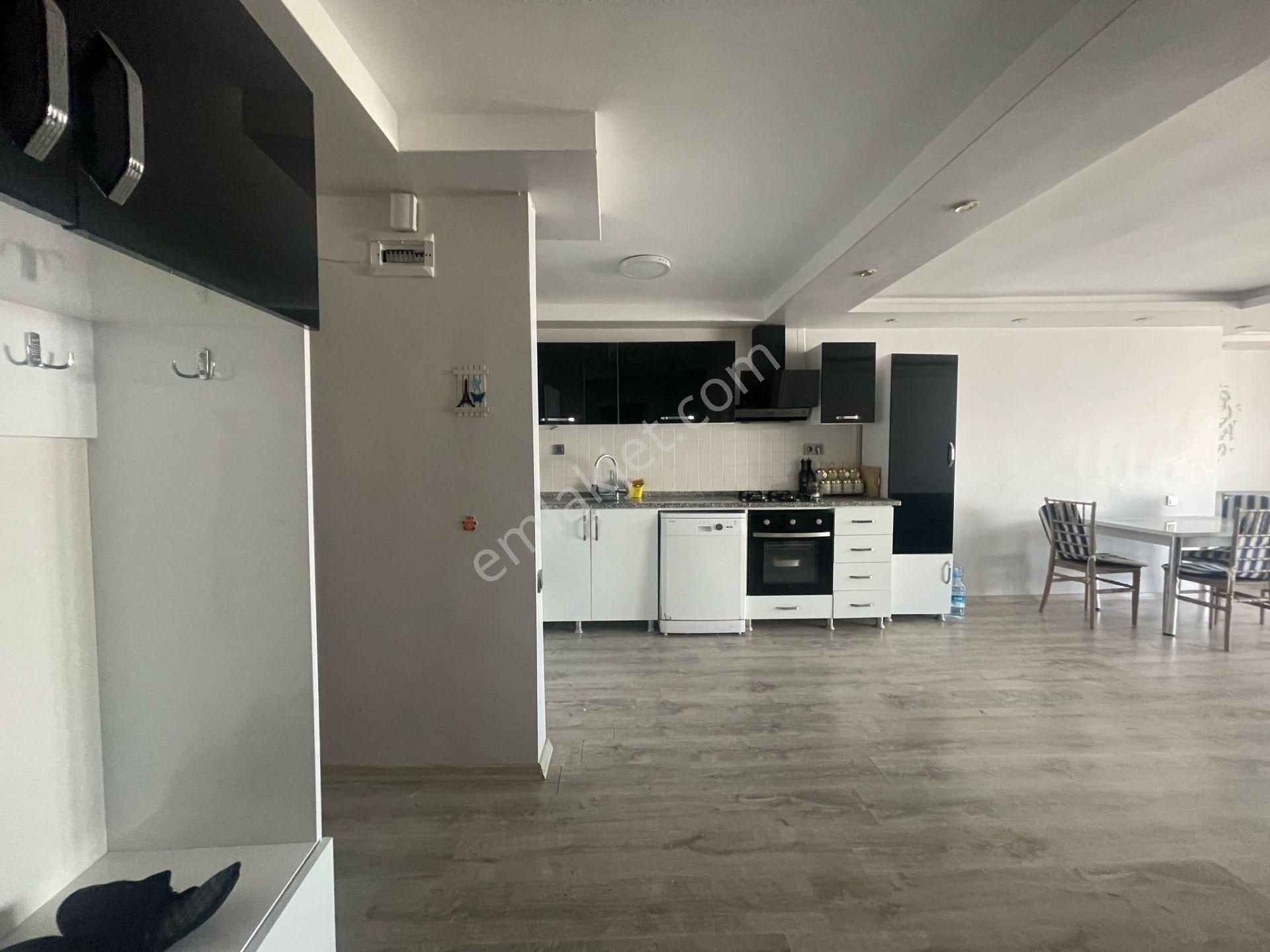 Karınca'dan Şoray 1 Sitesinde Eşyalı Deniz Manzaralı 1+1 Satılık - Görsel 4