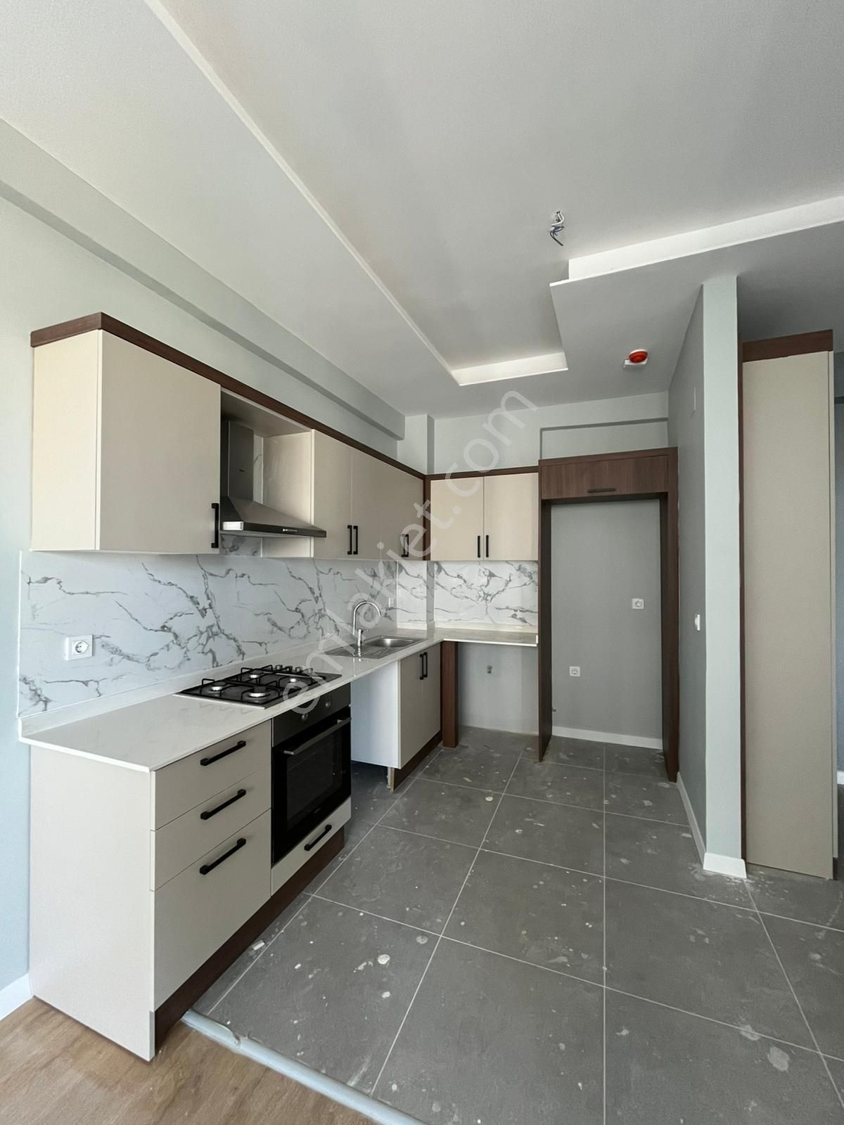 Karınca'dan Erdemli'de Sıfır Yapılı Lüx Sitede 1+1 Kiralık!