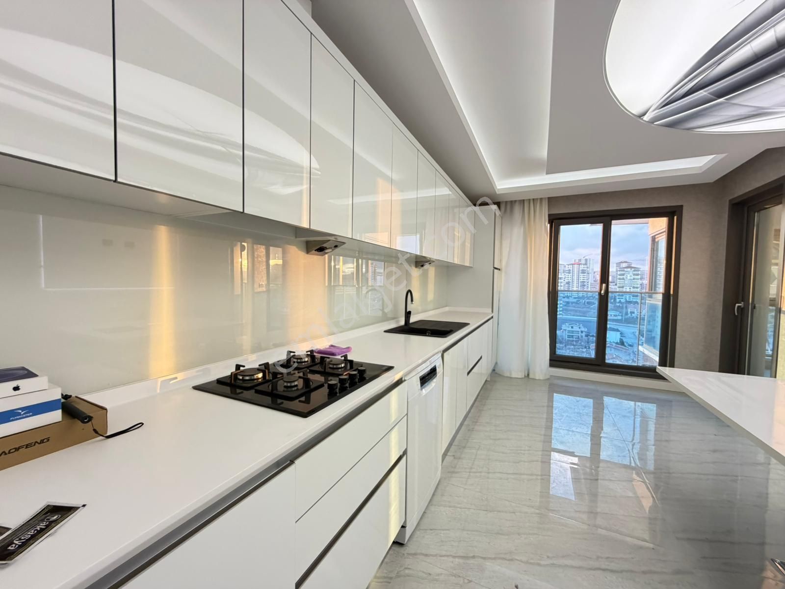 Pursaklar Mehmet Zengin Emlak'tan K. Otoparklı Çift Banyolu 15.kat 4+1 Ultra Lüks Sitede Daire - Görsel 4