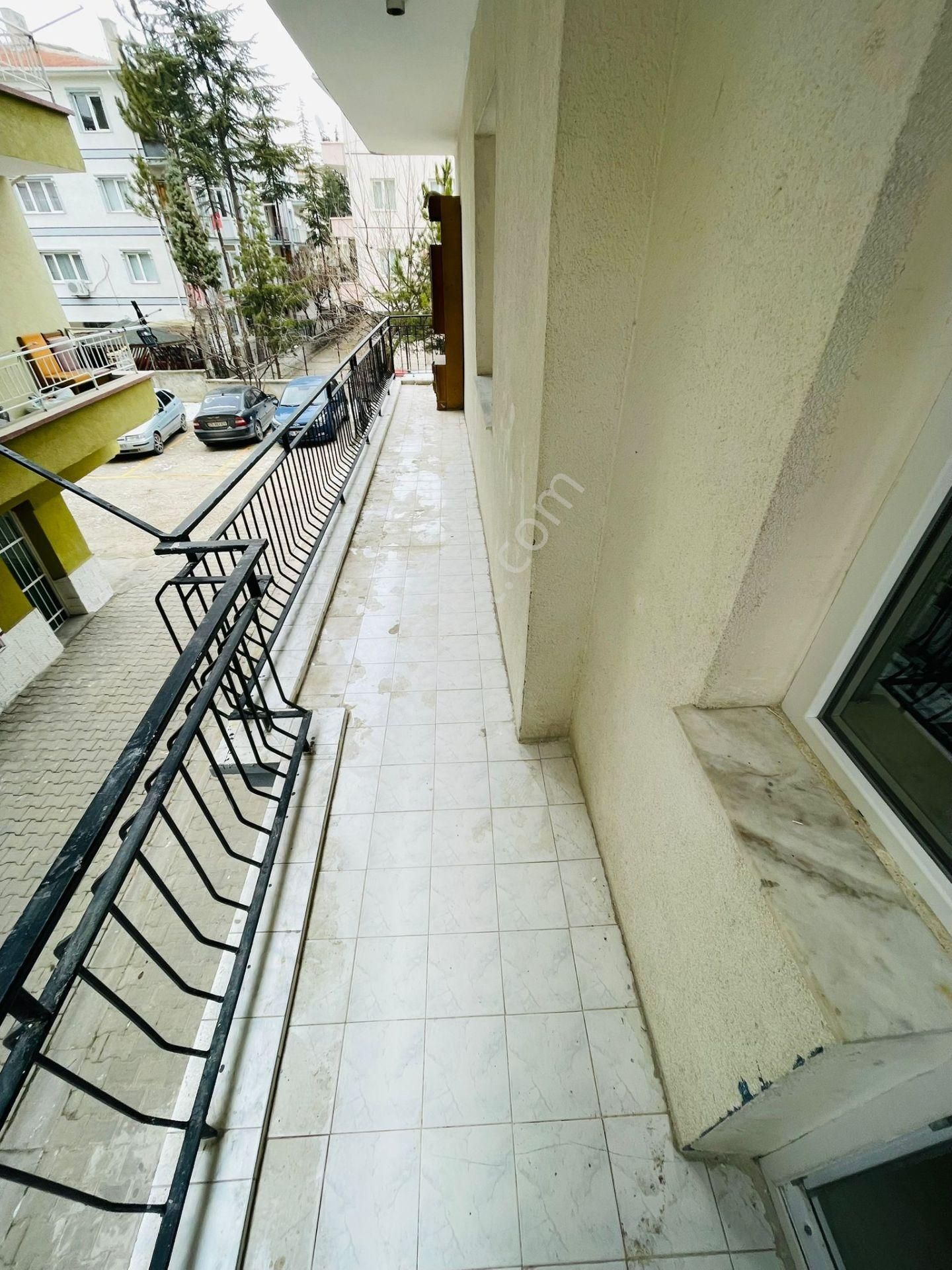 Yılmaz Gayrimenkulden Kacırılmayacak 3+1 Fırsat Dairesi - Görsel 3