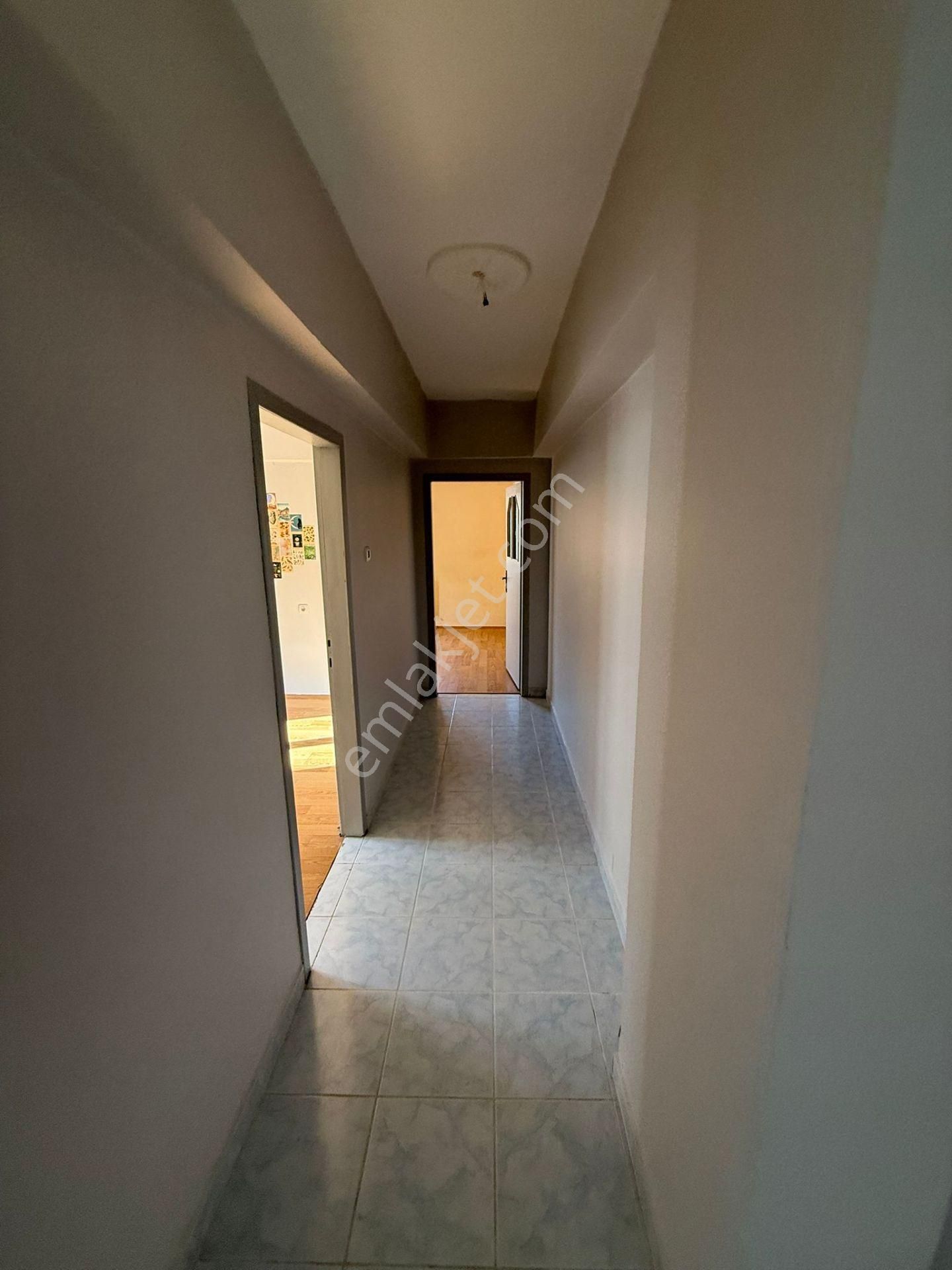 Bilgen Vatan'dan Yeşiltepe'de Cadde Yakını 3. Kat Orta Kat Ön Cephe 3+1 Kiralık Geniş Daire - Görsel 15