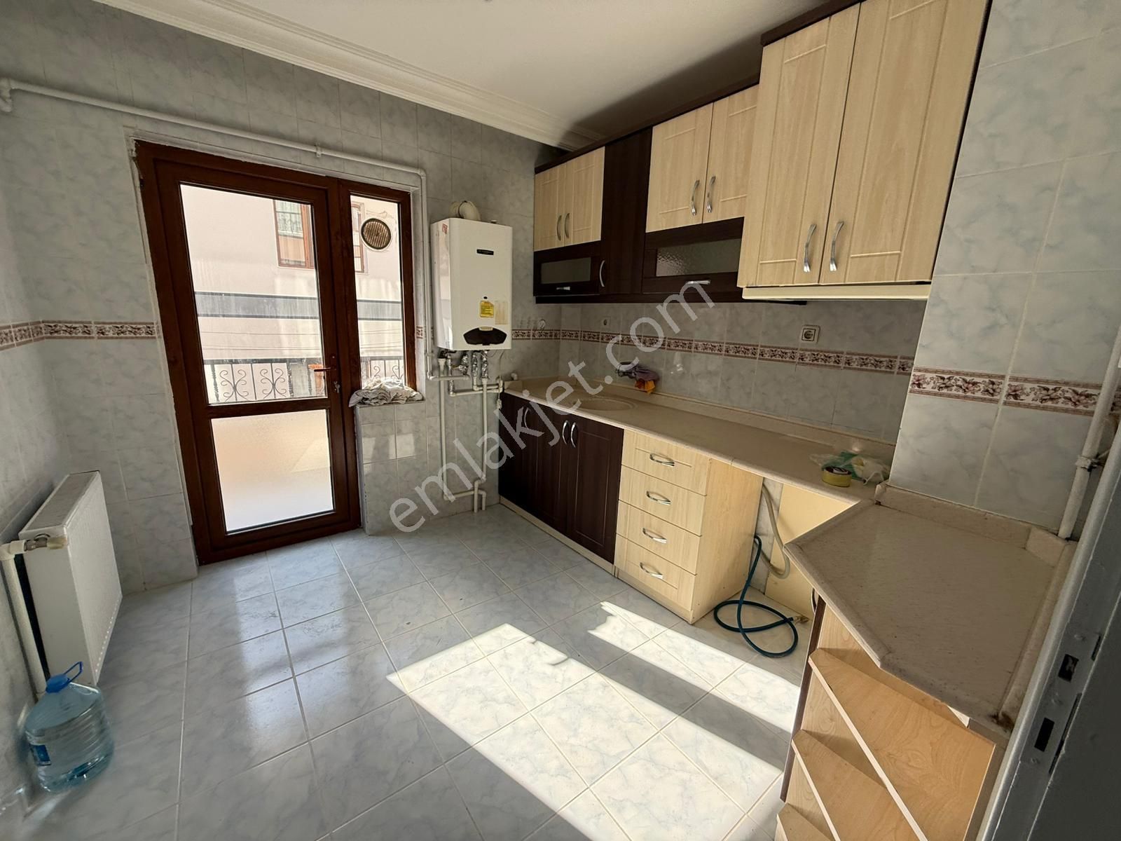 Bilgen Vatan'dan Yeşiltepe'de Cadde Yakını 3. Kat Orta Kat Ön Cephe 3+1 Kiralık Geniş Daire - Görsel 4