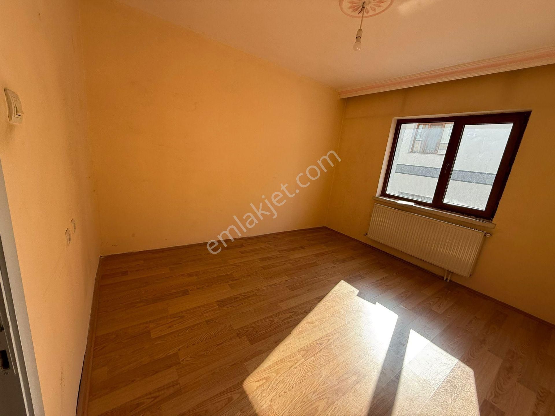 Bilgen Vatan'dan Yeşiltepe'de Cadde Yakını 3. Kat Orta Kat Ön Cephe 3+1 Kiralık Geniş Daire - Görsel 14