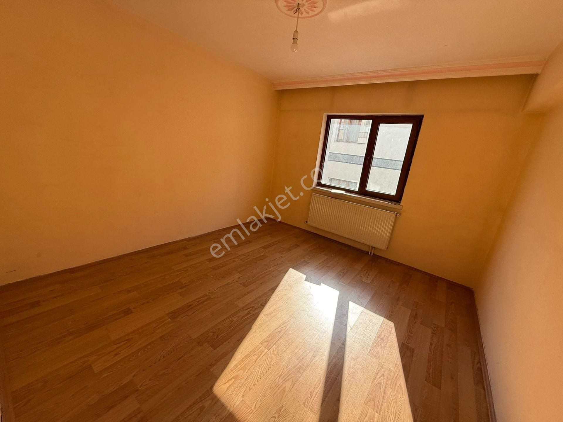 Bilgen Vatan'dan Yeşiltepe'de Cadde Yakını 3. Kat Orta Kat Ön Cephe 3+1 Kiralık Geniş Daire - Görsel 13