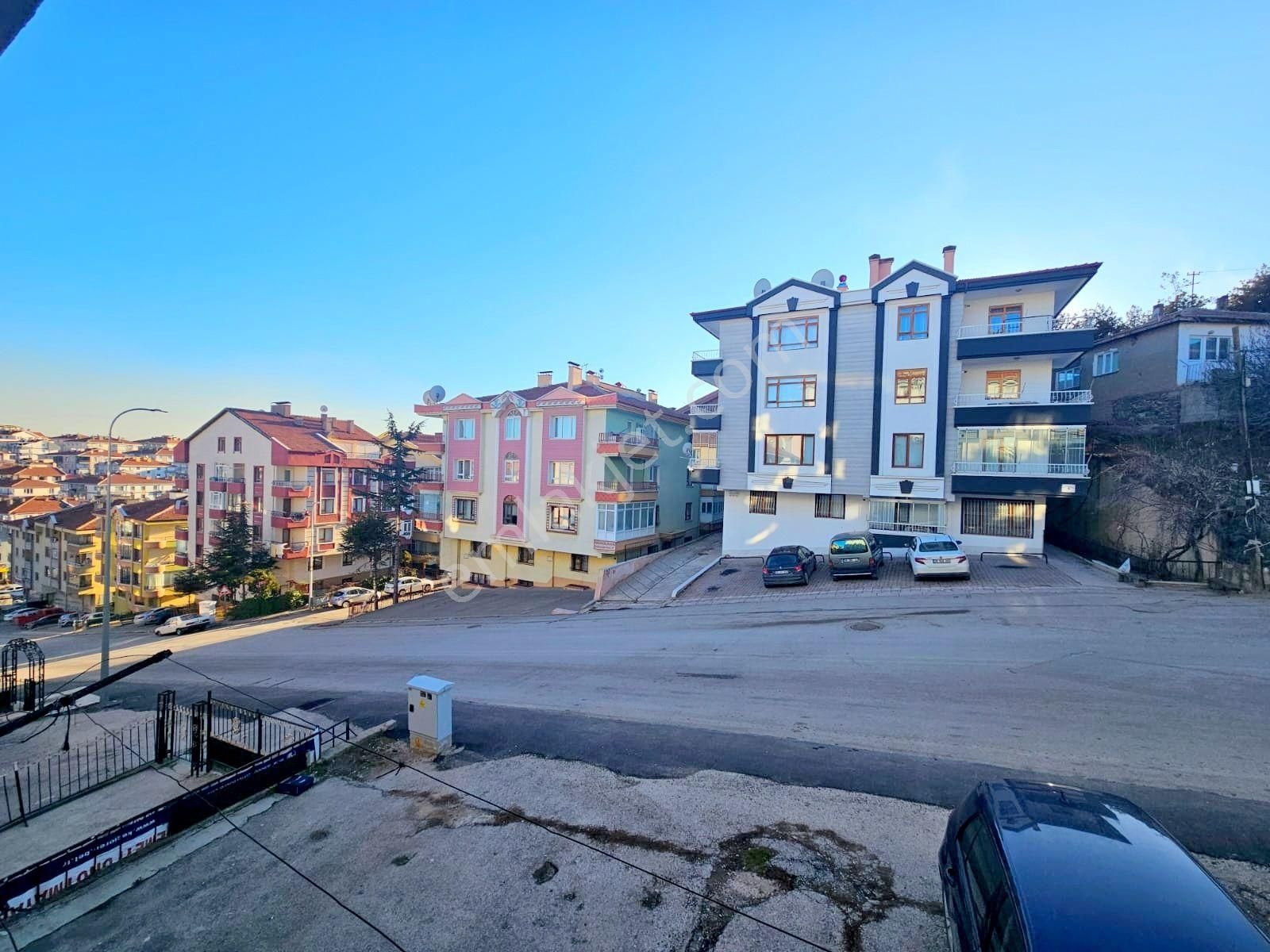 Bilgen Vatan'dan Hacıkadın Göbek'te Cadde Yakını Yüksek Giriş Kat Konumlu 3+1 - Görsel 18