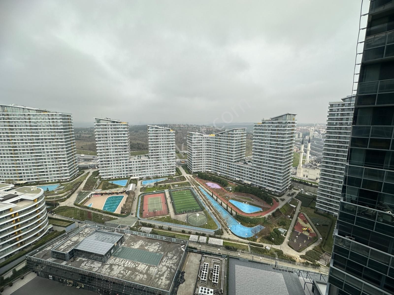 Batışehır`de K2 Blok Yuksek Kat Full Eşyalı Balkonlu Kıralık 1+1 - Görsel 3