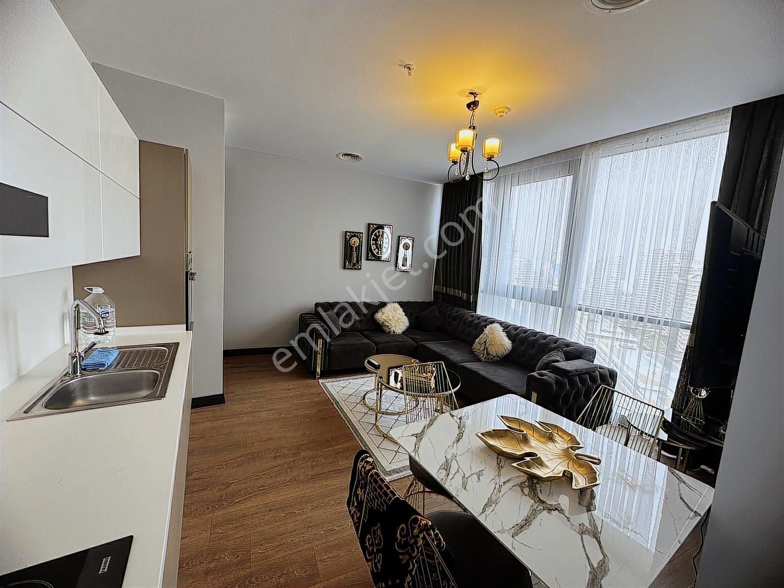 Batışehır`de K2 Blok Yuksek Kat Full Eşyalı Balkonlu Kıralık 1+1 - Görsel 2