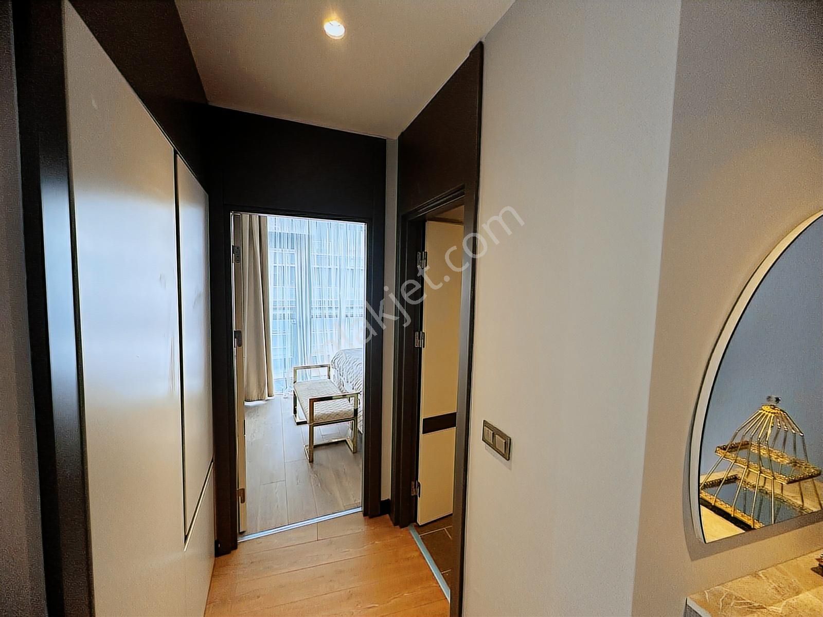 Batışehır`de K2 Blok Yuksek Kat Full Eşyalı Balkonlu Kıralık 1+1 - Görsel 4