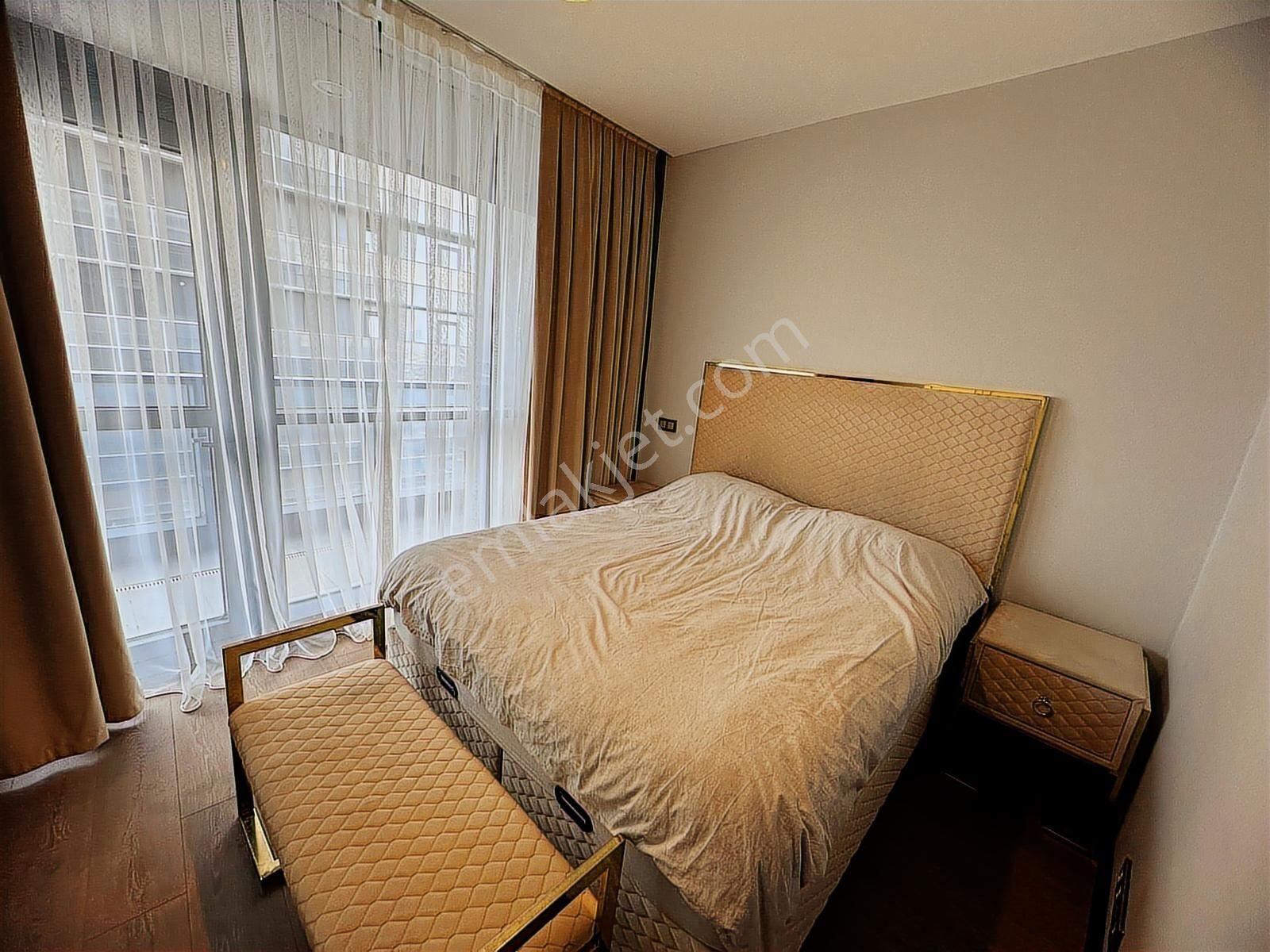 Batışehır`de K2 Blok Yuksek Kat Full Eşyalı Balkonlu Kıralık 1+1 - Görsel 14