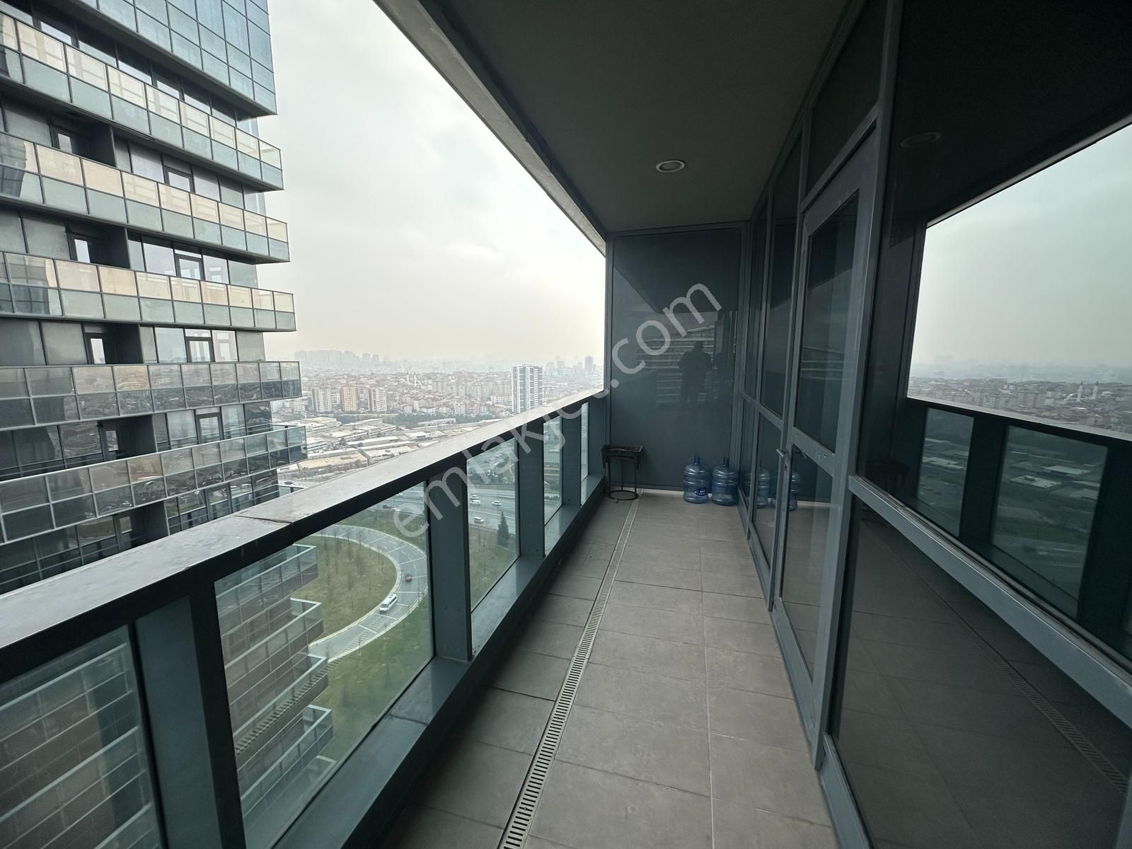 Batışehır`de K2 Blok Yuksek Kat Full Eşyalı Balkonlu Kıralık 1+1 - Görsel 8