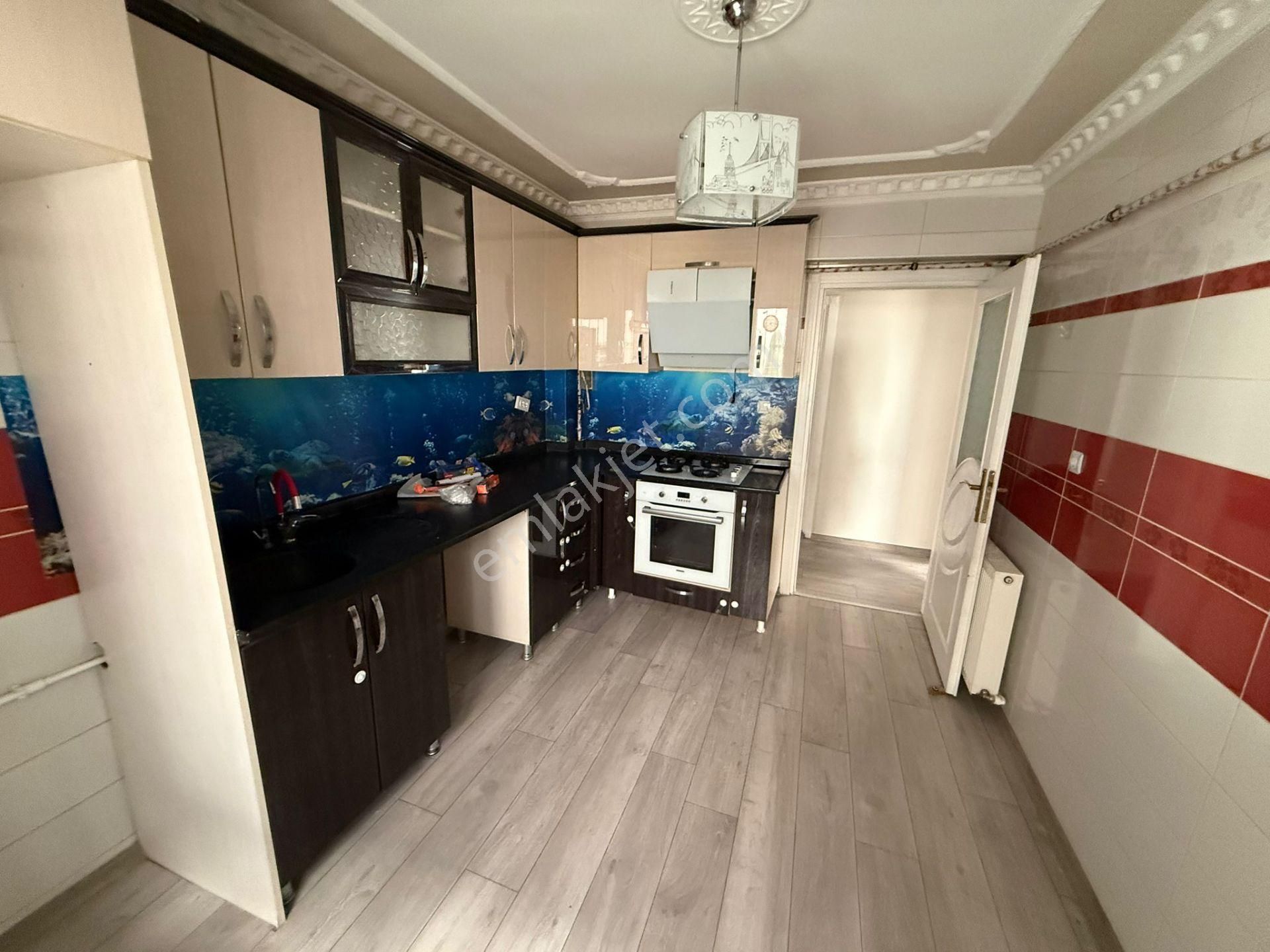 Bilgen Vatan'dan Aktepe Merkez'de Cadde Yakını Yüksek Giriş Ebeveyn Banyolu 3+1 Geniş Daire - Görsel 3