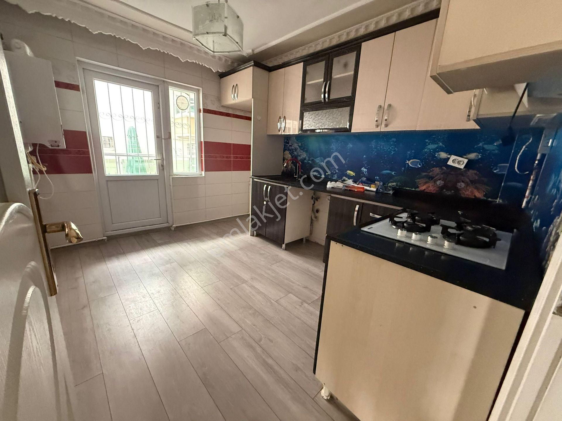 Bilgen Vatan'dan Aktepe Merkez'de Cadde Yakını Yüksek Giriş Ebeveyn Banyolu 3+1 Geniş Daire - Görsel 2