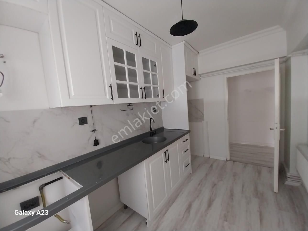 Bilgen Vatan'dan Uyanış Mahallesi Cadde Üzeri Yeni Bina Giriş Kat Ön Cephe Masrafsız Yapılı 3+1 - Görsel 21