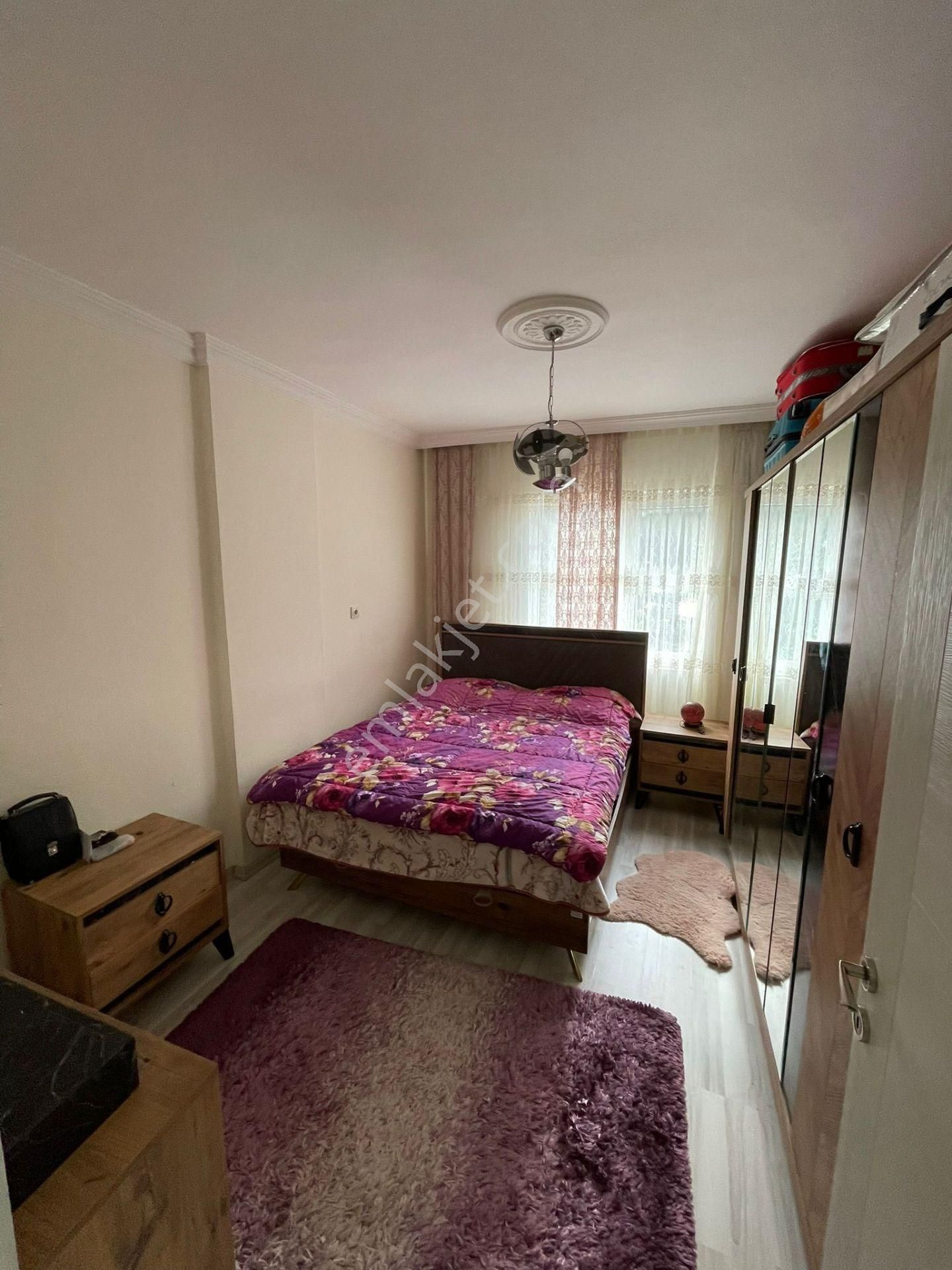 İçi Komple Yenilenmiş 3+1 Tramwaya 200 Metre Geniş Kulanışlı Daire - Görsel 4