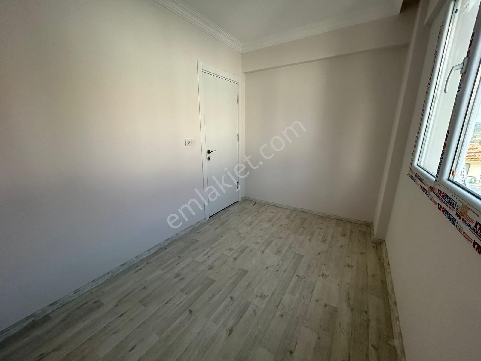 Foça Kazım Dirik Mah. Satılık Teraslı 2+1 Daire - Görsel 8