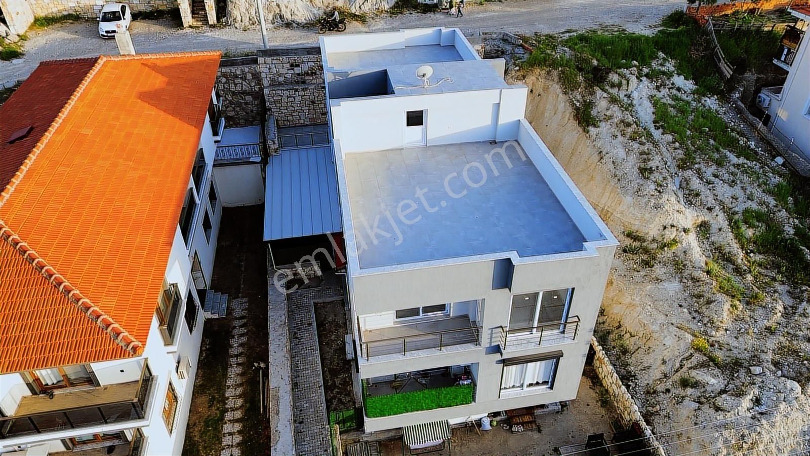 Foça Kazım Dirik Mah. Satılık Teraslı 2+1 Daire - Görsel 25