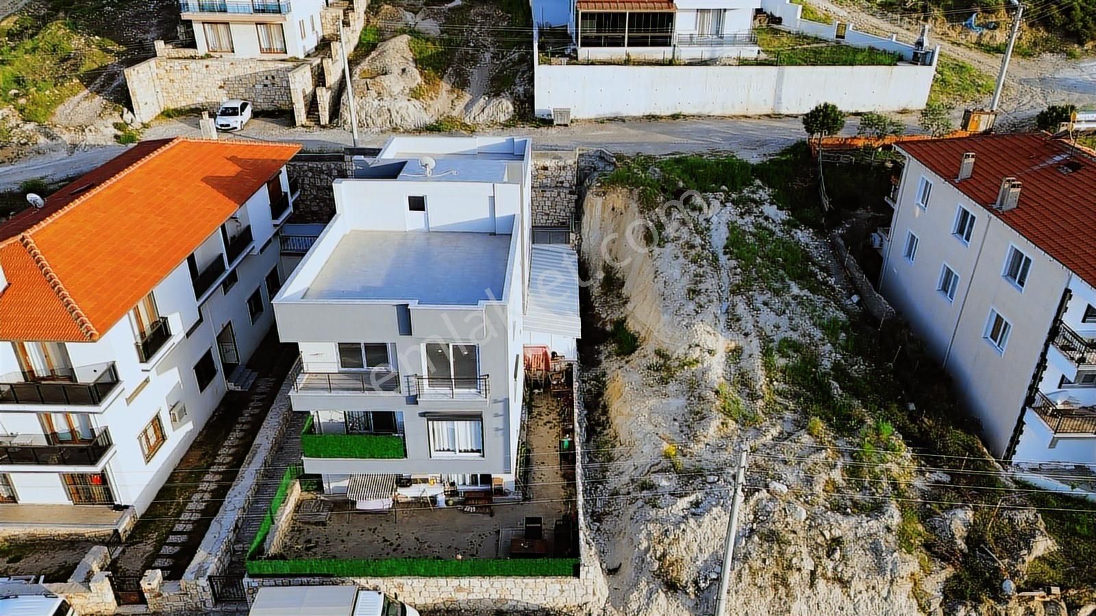 Foça Kazım Dirik Mah. Satılık Teraslı 2+1 Daire - Görsel 29