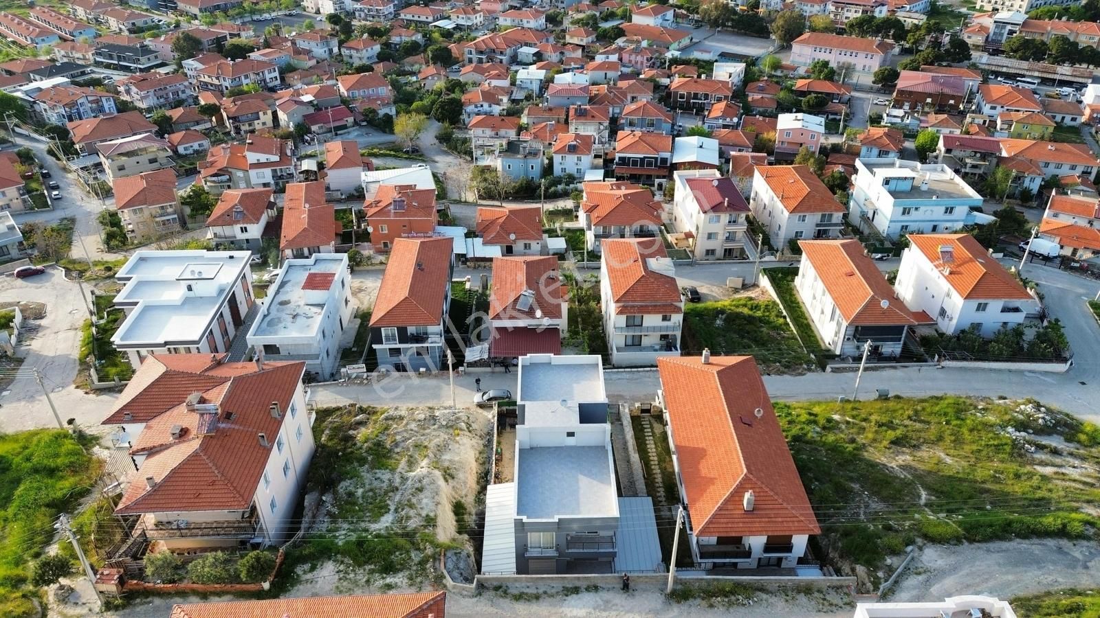 Foça Kazım Dirik Mah. Satılık Teraslı 2+1 Daire - Görsel 11