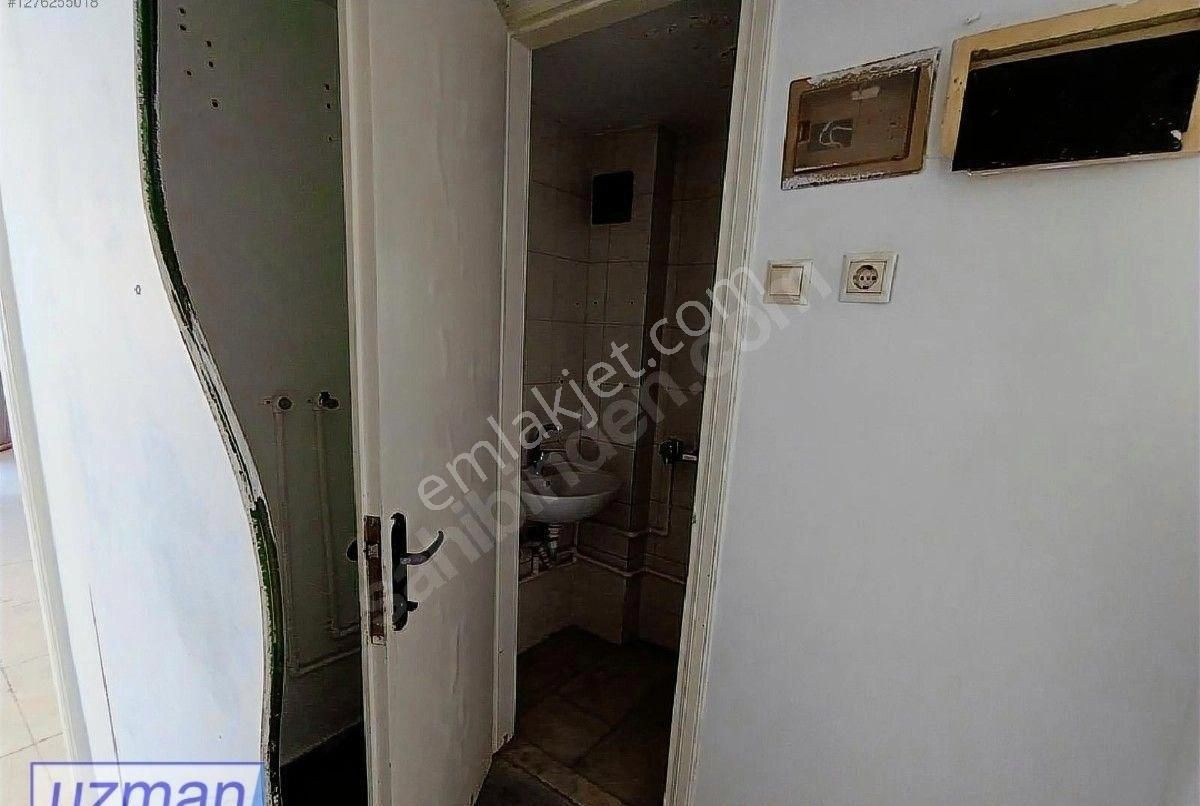 Kuşadası Merkez'de Tabela Değeri Yüksek İş Yerine Uygun 1+1 Satılık Daire - Görsel 11