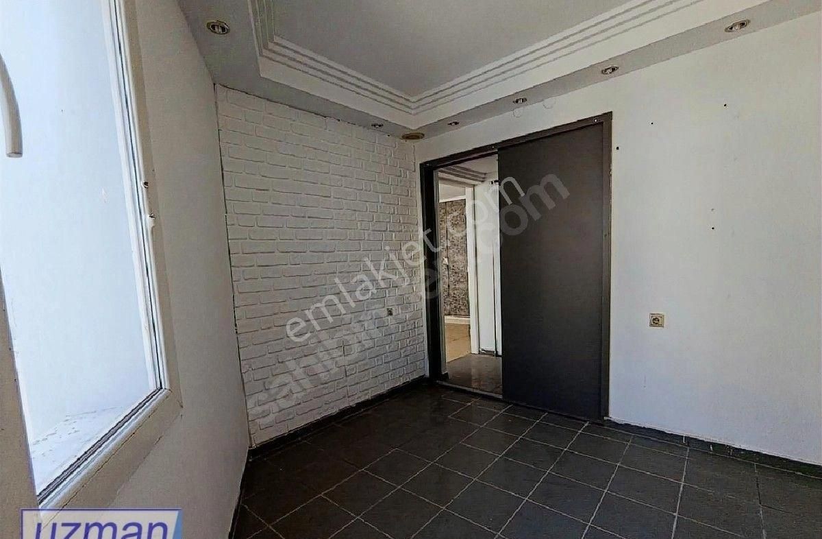 Kuşadası Merkez'de Tabela Değeri Yüksek İş Yerine Uygun 1+1 Satılık Daire - Görsel 12