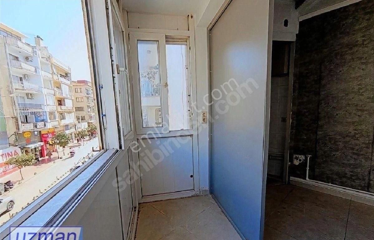 Kuşadası Merkez'de Tabela Değeri Yüksek İş Yerine Uygun 1+1 Satılık Daire - Görsel 10