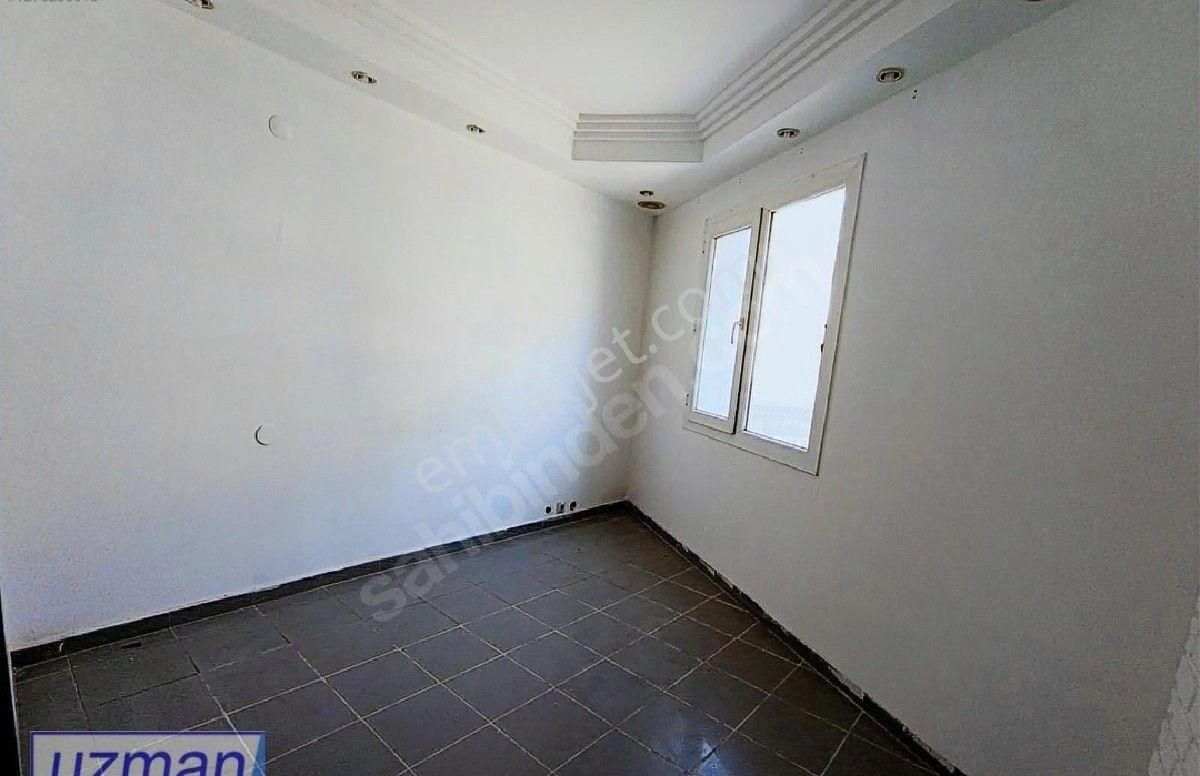 Kuşadası Merkez'de Tabela Değeri Yüksek İş Yerine Uygun 1+1 Satılık Daire - Görsel 2