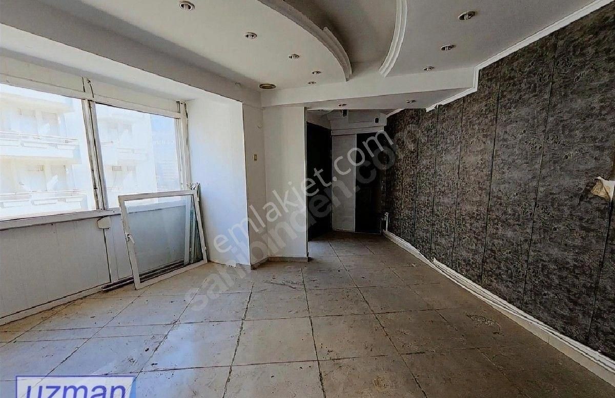 Kuşadası Merkez'de Tabela Değeri Yüksek İş Yerine Uygun 1+1 Satılık Daire - Görsel 8