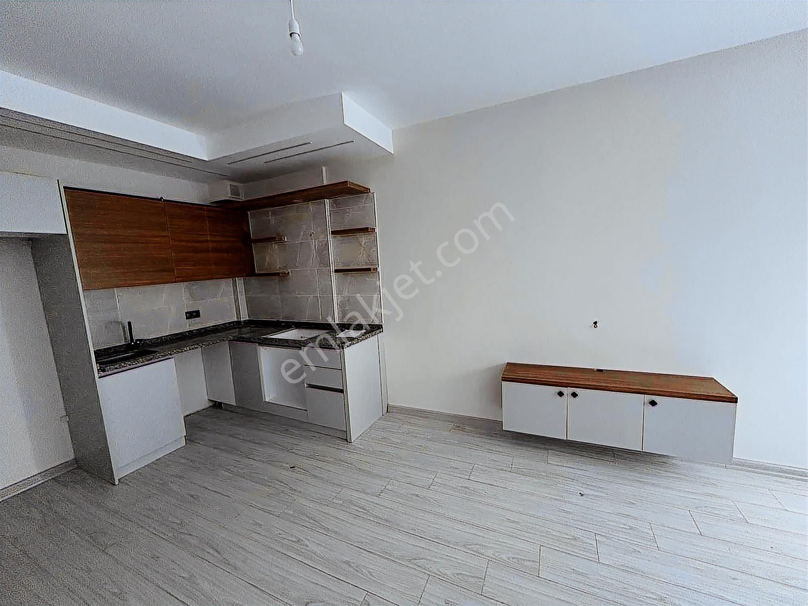 Kuşadası Merkezde Sıfır Doğalgazlı 2+1 Fırsat Daire - Görsel 9