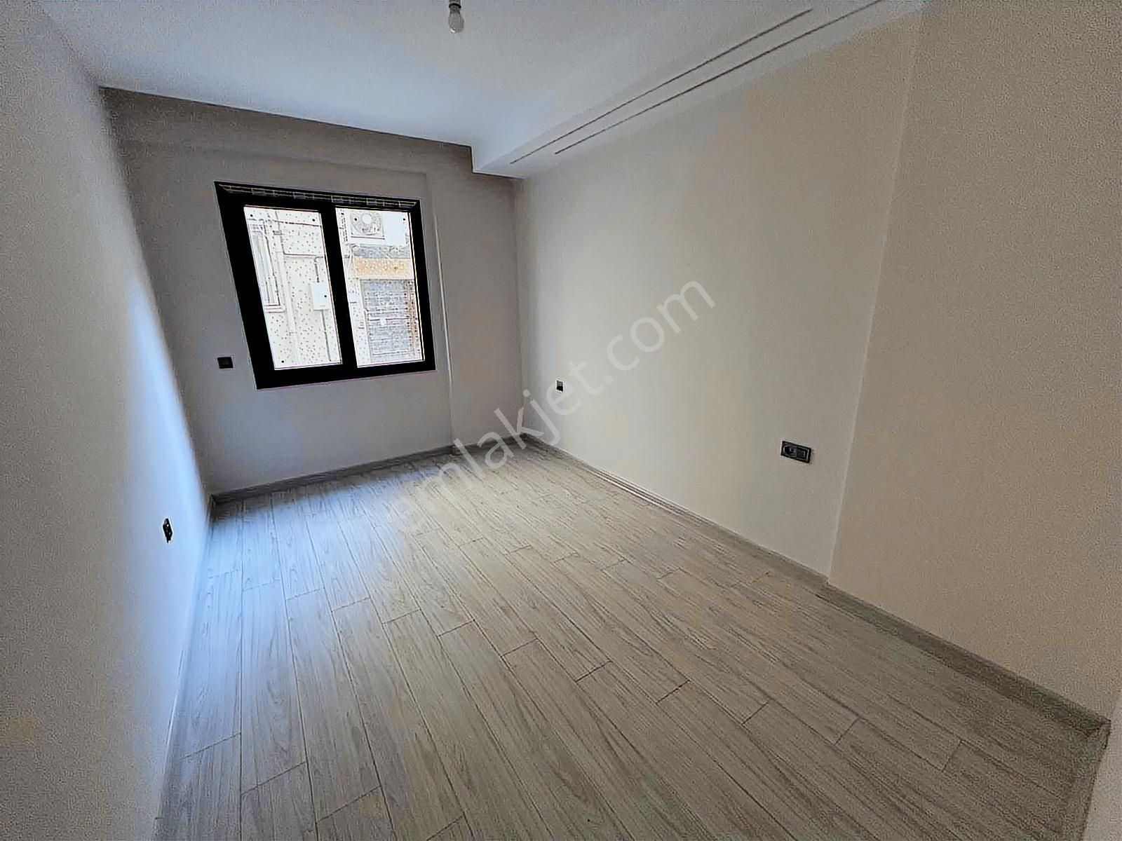 Kuşadası Merkezde Sıfır Doğalgazlı 2+1 Fırsat Daire - Görsel 14