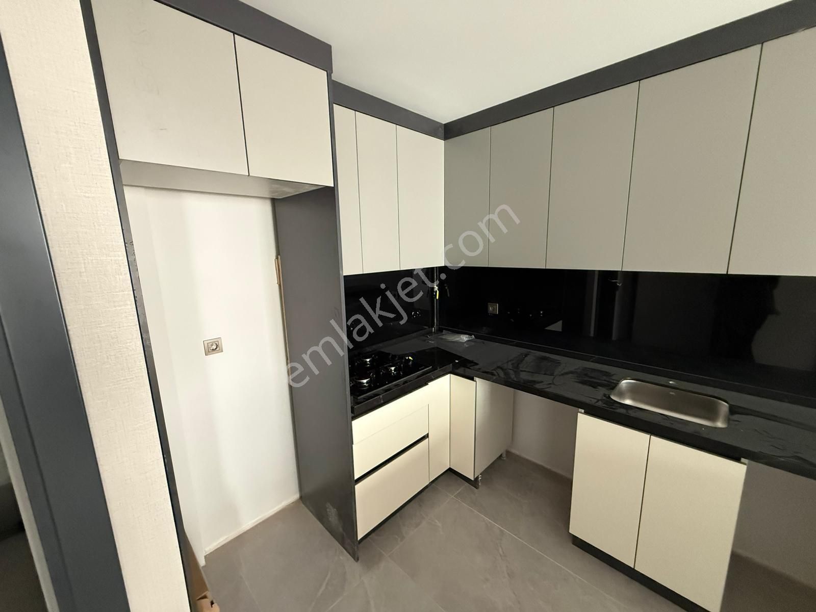 Kariyer'den İncirli'de Tek! Merkezi Konumda Her Katta 1+1 2+1 Lüx Alttan Isıtmalı Daireler - Görsel 22