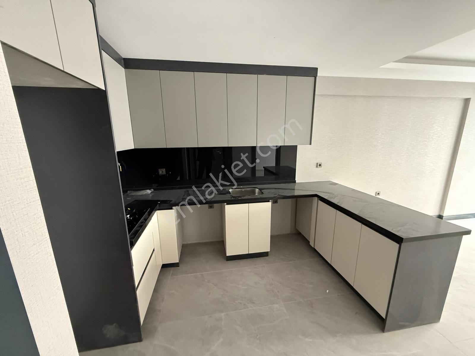 Kariyer'den İncirli'de Tek! Merkezi Konumda Her Katta 1+1 2+1 Lüx Alttan Isıtmalı Daireler - Görsel 23