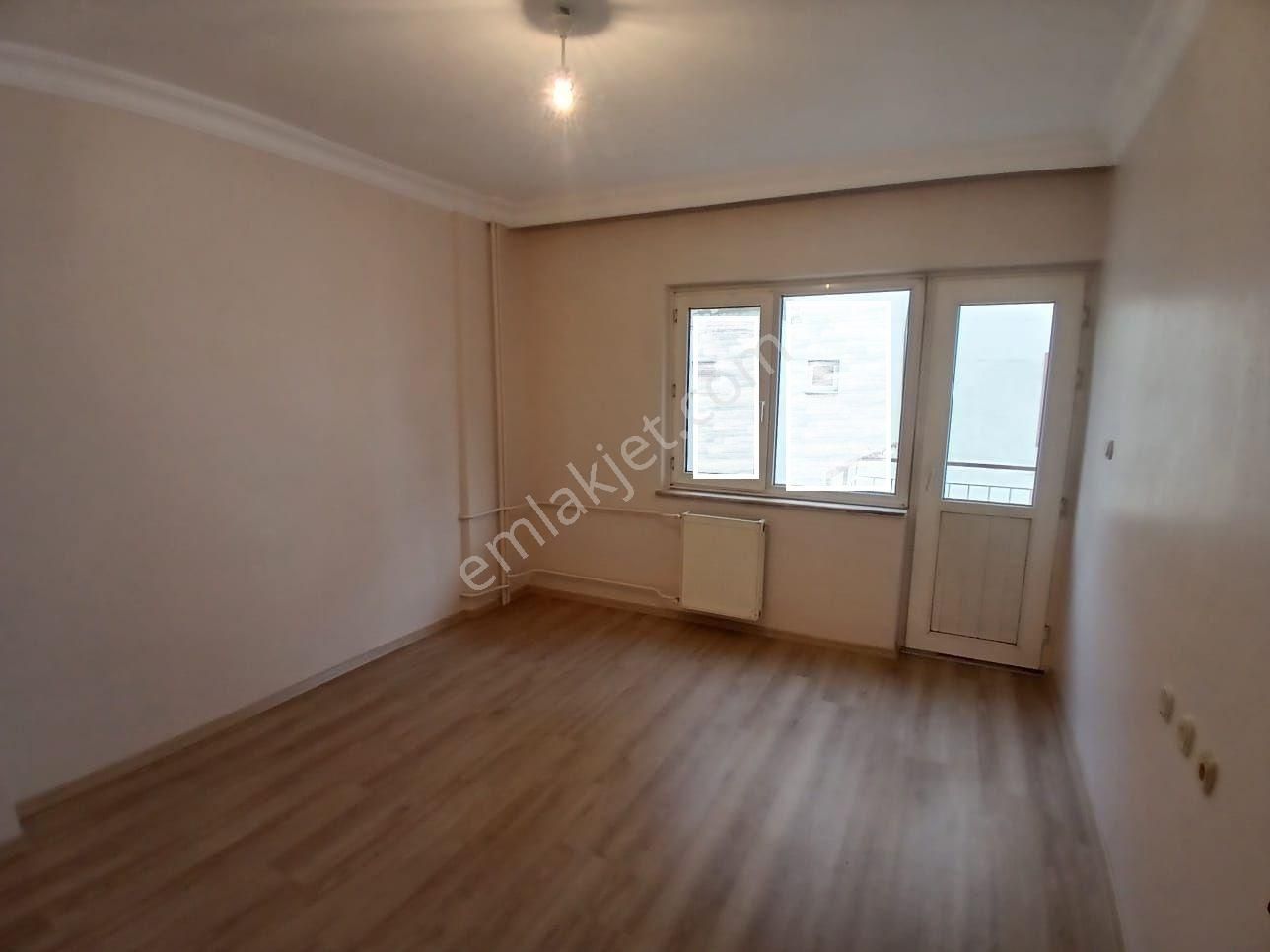 Ender Uysal Gayrimenkulden Bursa Caddesine Yakın 2+1 Asansörlü Arakat Geniş Kiralık Daire... - Görsel 9