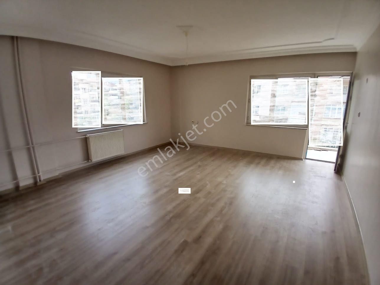 Ender Uysal Gayrimenkulden Bursa Caddesine Yakın 2+1 Asansörlü Arakat Geniş Kiralık Daire... - Görsel 4