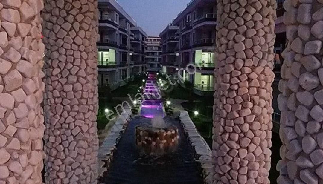 Deniz Manzaralı, Barbekülü Geniş Balkon – Site İçinde Eşyalı 2+1 Kiralık - Görsel 18