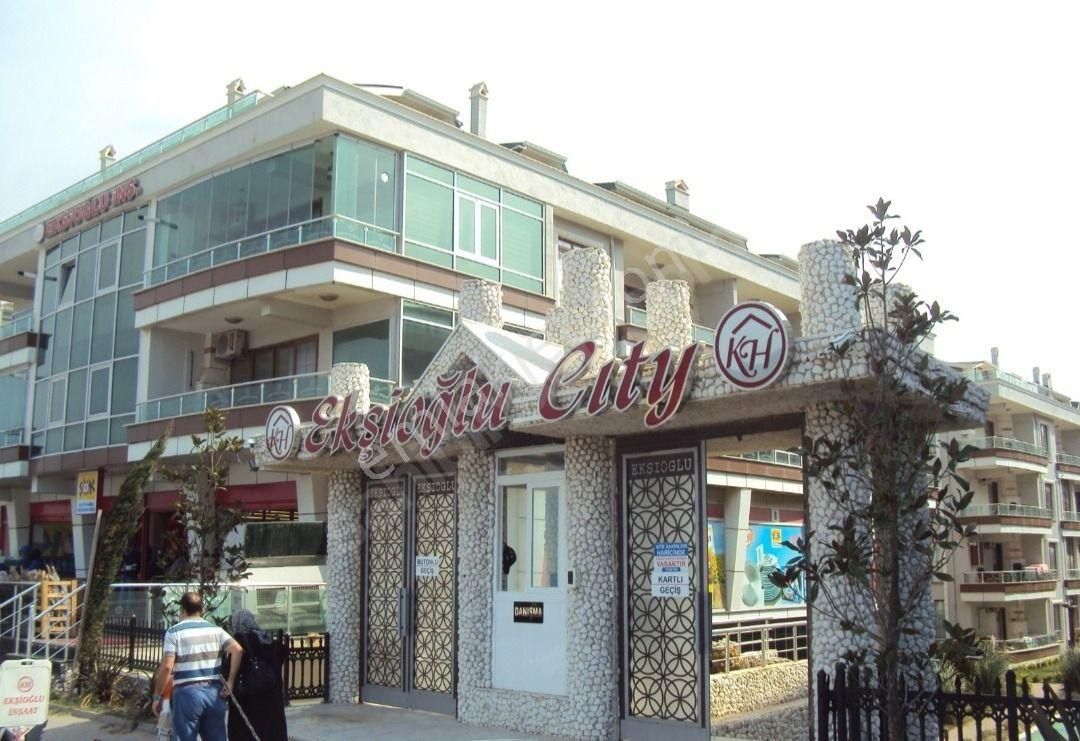 Deniz Manzaralı, Barbekülü Geniş Balkon – Site İçinde Eşyalı 2+1 Kiralık - Görsel 3