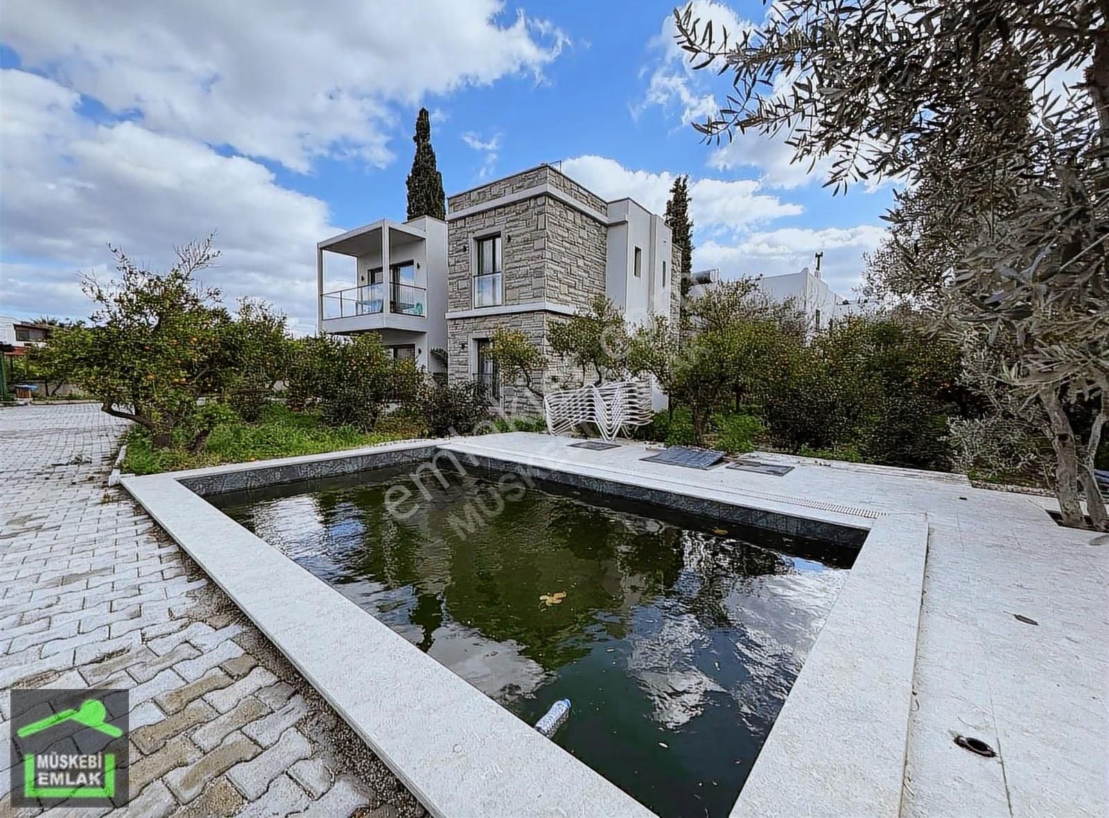 Yahşi Sahilde Havuzlu Sitede Eşyalı Kiralık 3+1 Bahçe Katı Daire