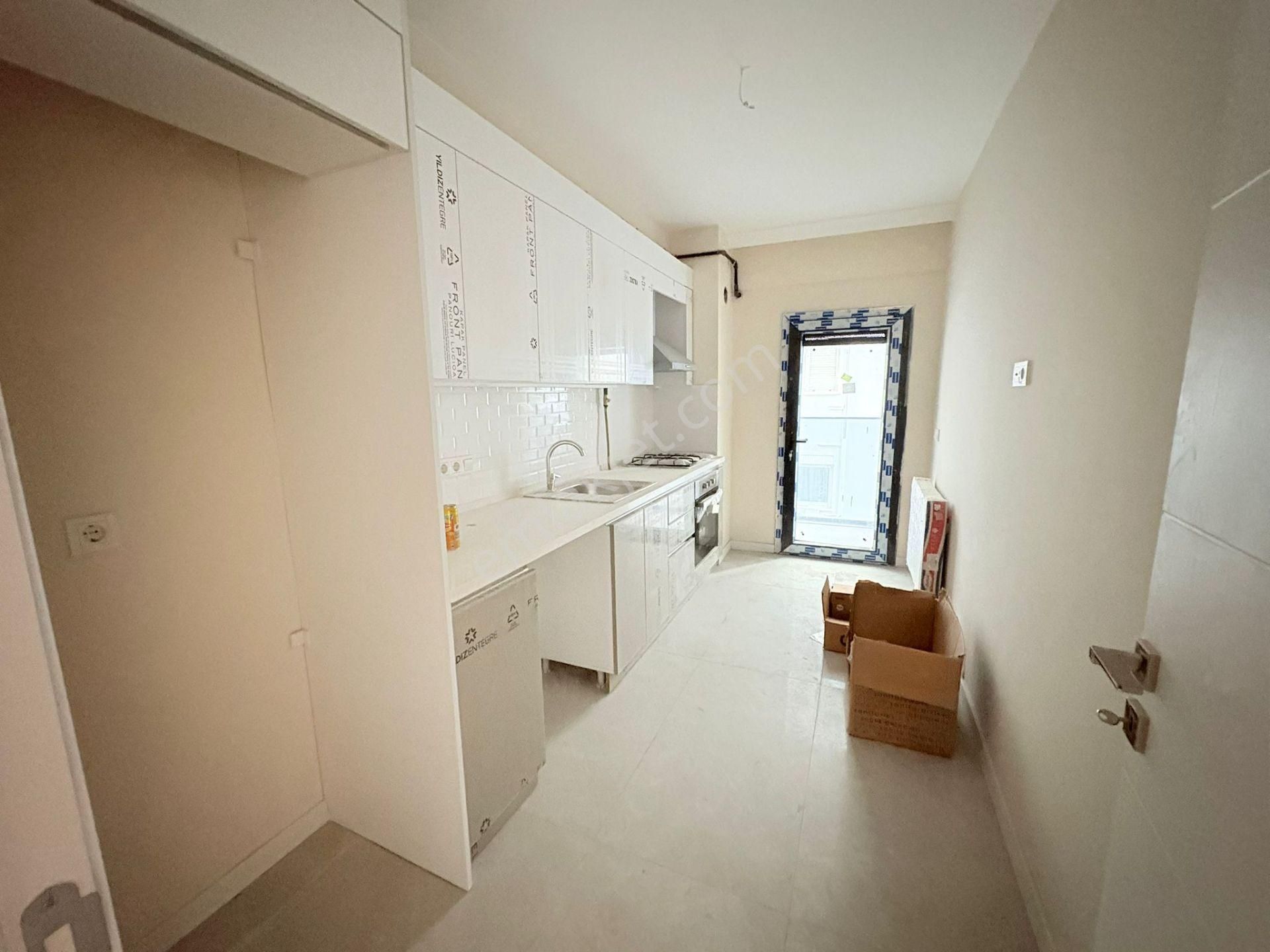 Karşıyaka Girne Caddesinde Yeni Binada Kiralık Köşe 3+1 Daire - Görsel 17